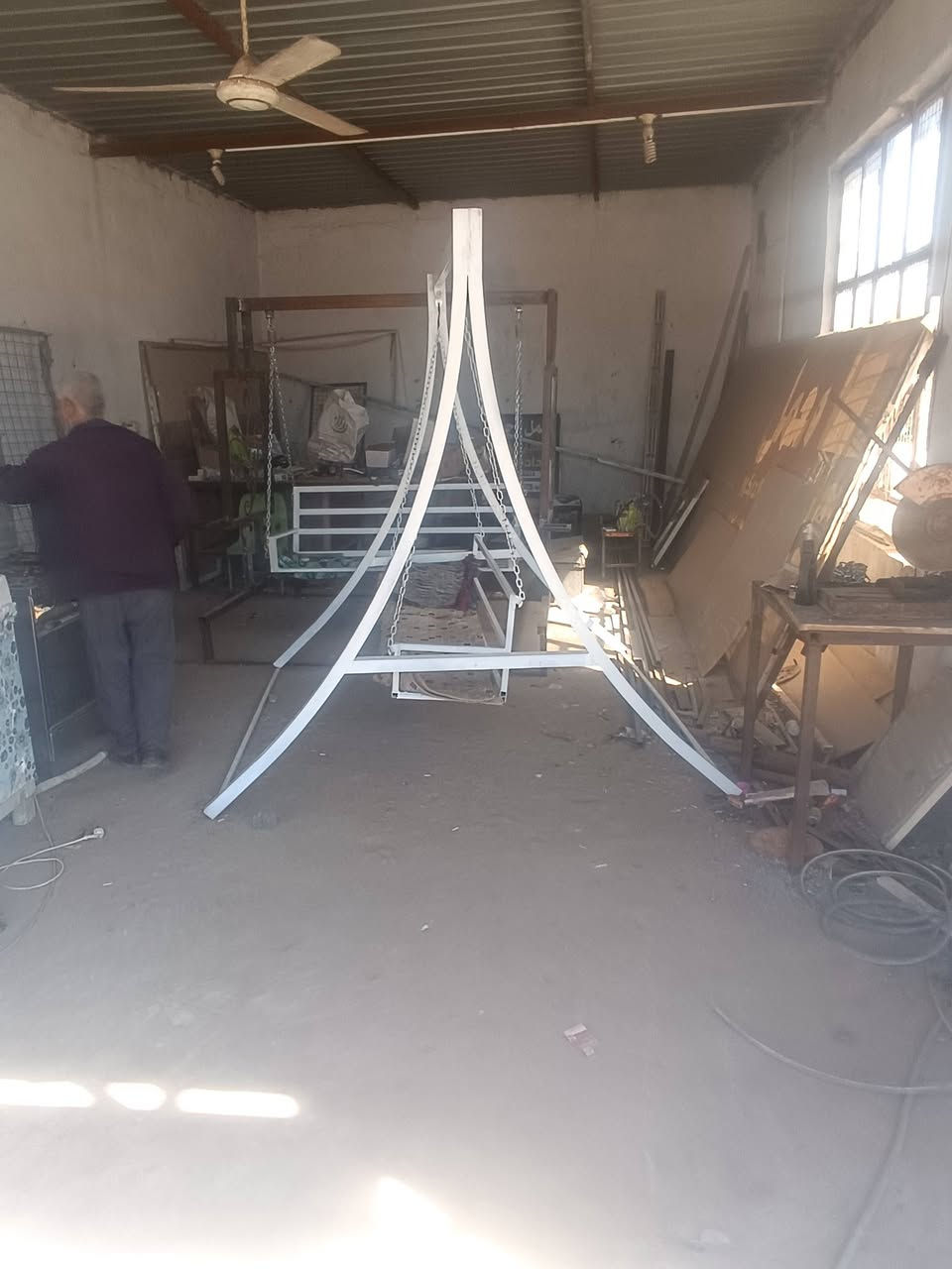 مراجيح عدد 3 طباخ فريش عدد1 غساله عدد1 المراجيح جدد غير مستعملات عنوان بابل معيميره   *********** كلمن وسعره
