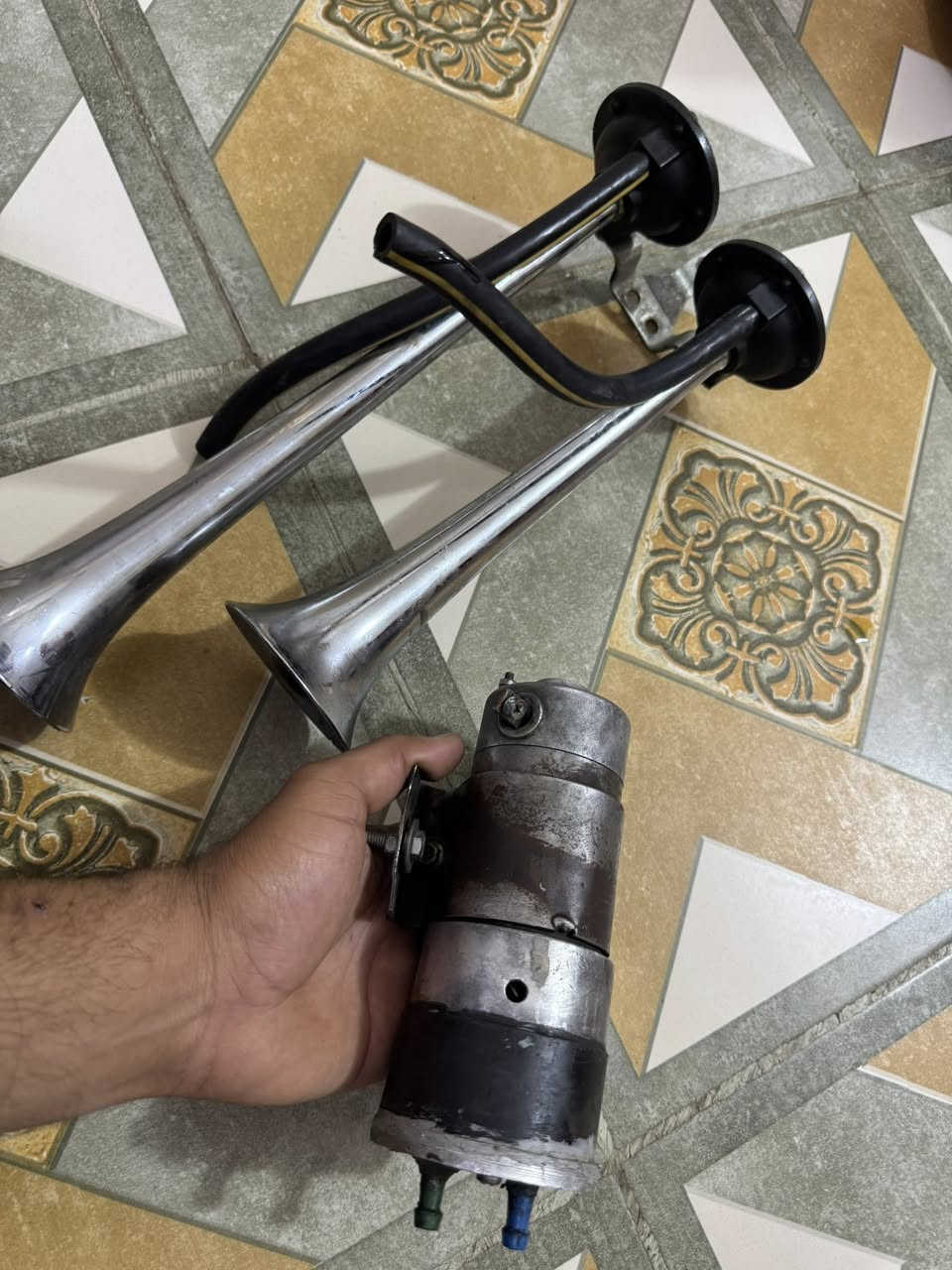 السلام عليكم للبيع   هور براد سلف دكه سريعه العنوان بعداد جديده سعر 400 وبي مجال ***********
