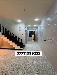 للبيع 90 متر واجهة 6 نزال 15  بناء حديث جاهز للسكن  يحتوي على صالة ، م...