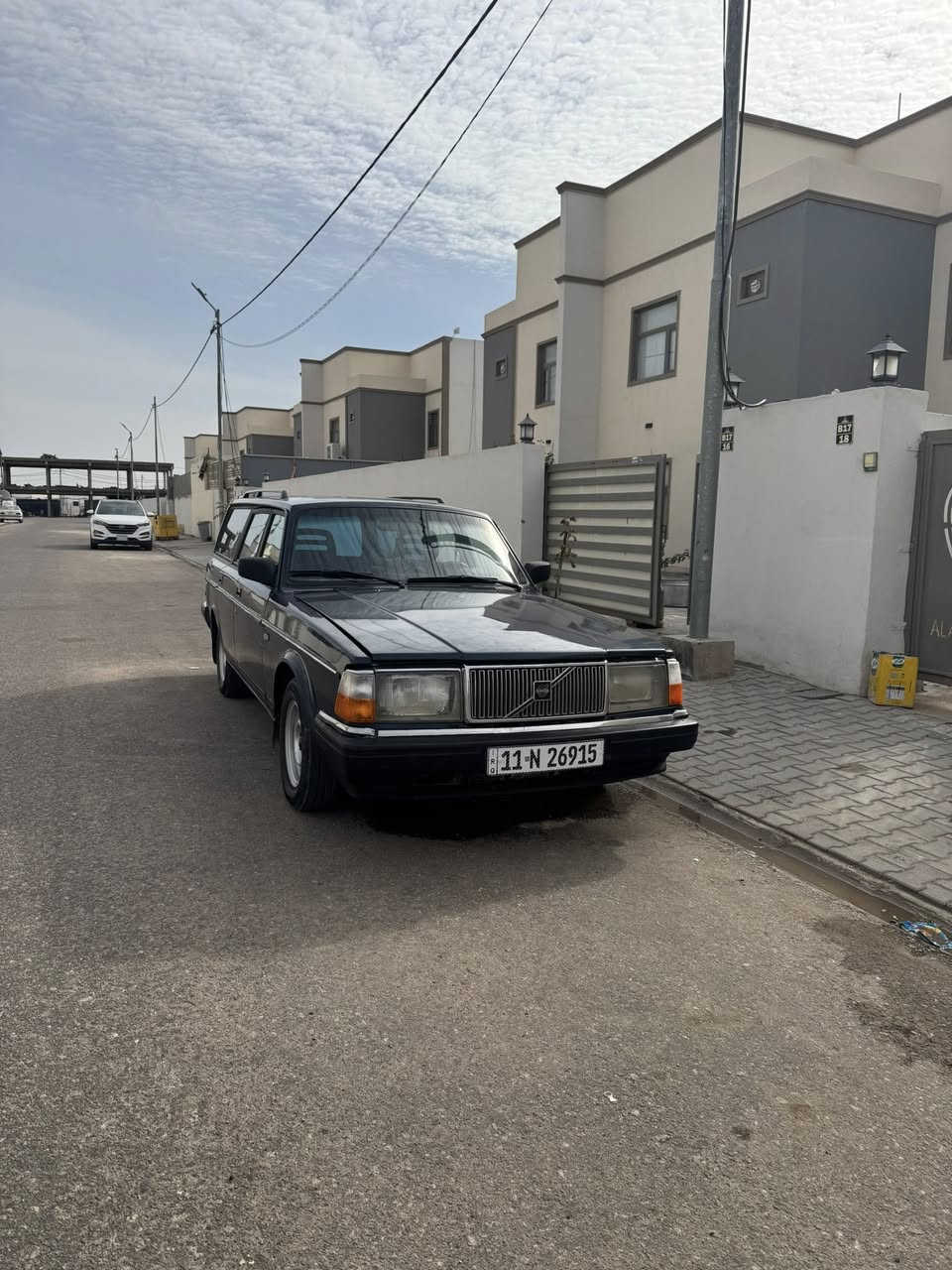 سلام عليكم
فالفو موديل 91
السياره بسمي
هزه ورقم وسنويه جدد
رقم بغداد
كابريته سياره جاهزه
السعر 50 
العنوان النجف الاشرف 
الرقم:***********
