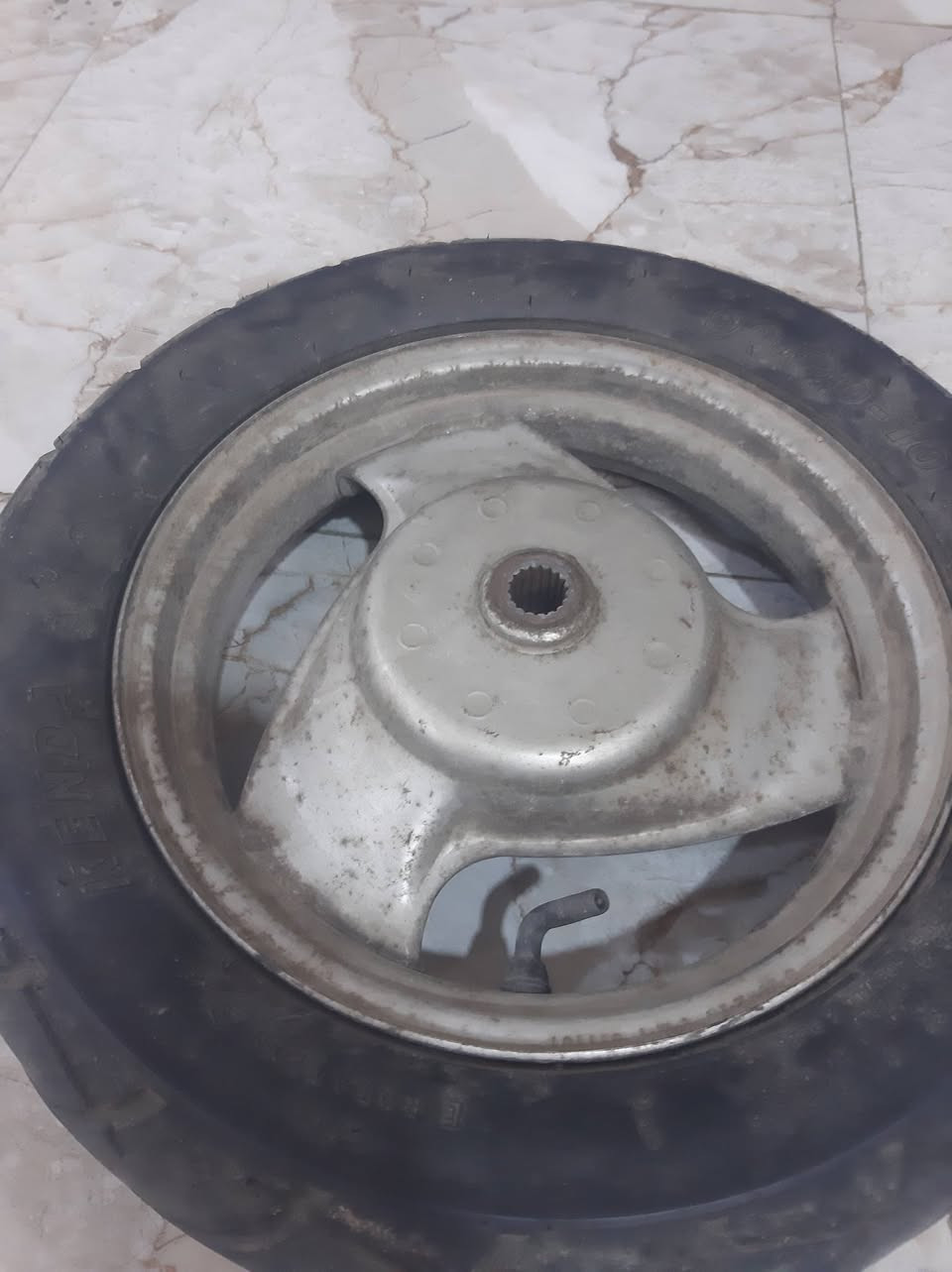 غراض ماكس منغولي 
سلام عليكم 
كاعية ملحة ب 15
قبق باتري 3 
قبق كور املح 5 
كفر سبعة ب 10 
ترايش 10 
دشبول وعداد وبدالات شرط شغل 20
سبايدرات ثنين الواحد ب 10 
ويل بلادي خلفي مكفول من عواج ب 10 
جوزة ب 5
بنزات كلج خلفي رياضي ب 10
كلج امامي رياضي ب15 
سبرنك كوسو اصلي ب5
اسعار قفل لا تكول طيحلي 
عنوان حي اور شارع 30


**إذا كنت صاحب هذا الإعلان وتريد حذفه لأي سبب، رجاءا أرسل رسالة إلى الدعم الفني**