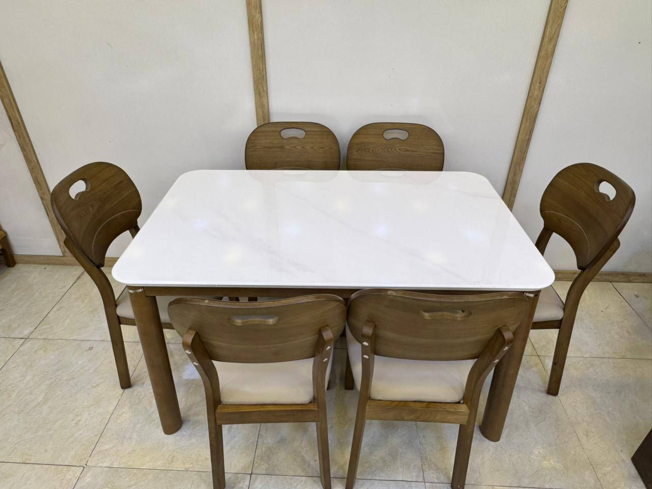 ميز طعام 6كراسي هيكل خشب وجه مرمر ثابت 
ميز طعام 4كراسي هيكل خشب وجه مرمر ثابت 
للحجز والاستفسار ارسل رسالة على الخاص 
لدينا خدمة توصيل لكافة المحافظات


**إذا كنت صاحب هذا الإعلان وتريد حذفه لأي سبب، رجاءا أرسل رسالة إلى الدعم الفني**