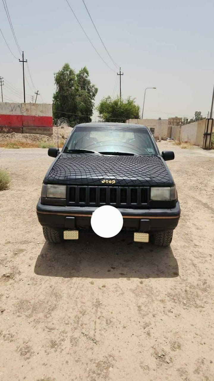 جيب
مكينة وكير 2ونص
***********
مراوس وبيع
مكان السيارة
البصرة
