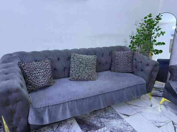 السلام عليكم 
تخم للبيع مابي ولاعيب نظافته 95‎% ‎عشر  مقاعد 💺

مكاني البلديات المضمار
اريده ب450
***********
