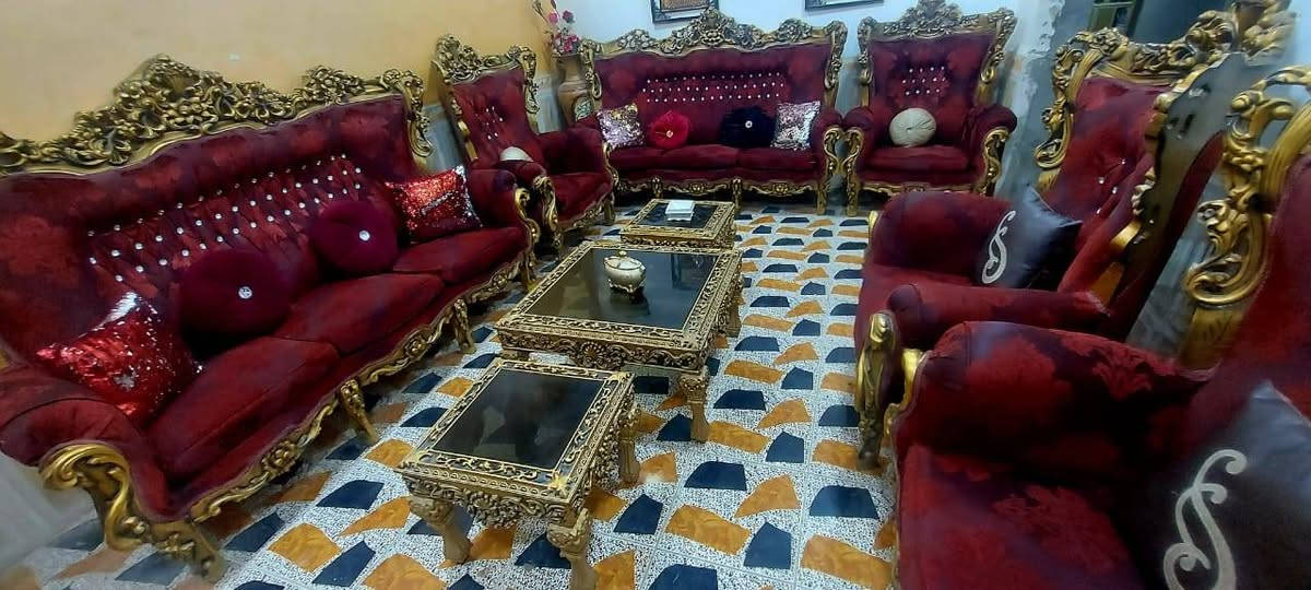 تخم تركي ملكي الأصلي خشب جوز ١٠مقاعد ديوانيه شارع الخصيمه السايدين قرب زهى مول جهه قصابيه السجاد داخل الفرع بضبط يوجد خدمه توصيل رقم ***********
