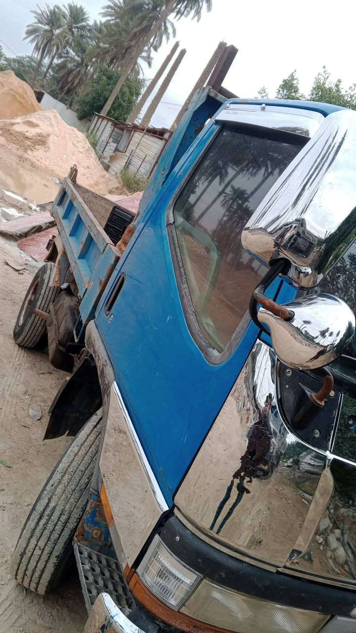 كنتر بزون للبيع موديل 1995 رقم بصره مشروع وطني  مداور ثاني يوم مكينه ٣٣ طخم تاير جديد جام كهربائي كير ومكينه واكسن وجك مكفوله  كهربائيات كوله شغاله السعر 80  وبيه مجال الاستفسار***********
