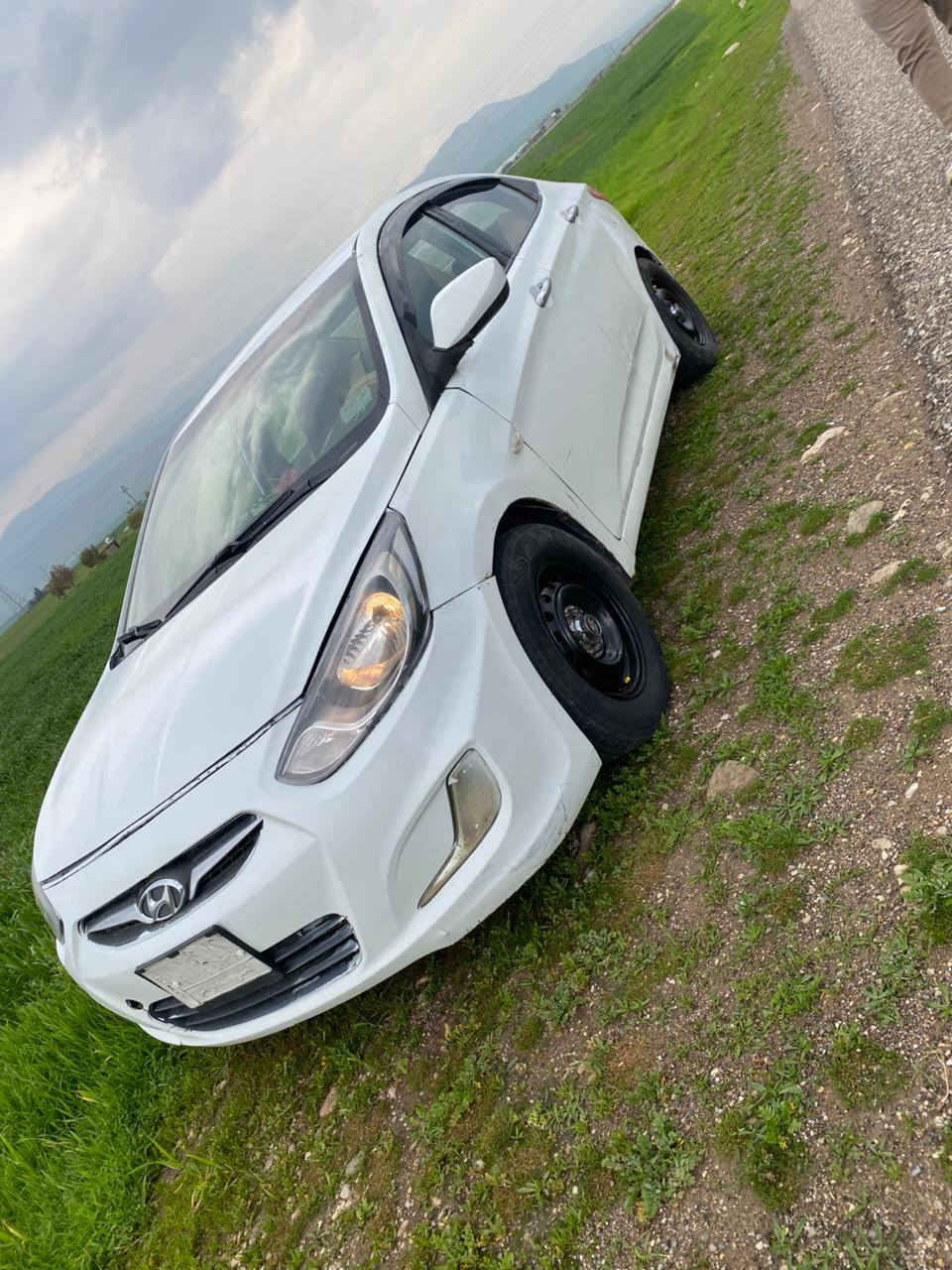 السلام عليكم
اكسنت خليجي موديل ٢٠١٣ رقم مثنى مشروع وطني تحويل مباشر 
كير مكينه  ١٦٠٠ دوش قطرتين شرط مكفولات تبريد ثلج  فقط رش ٣ قطع  حداديه جديده تخم تاير جاهزه من كل نواحي 
السعر ٧٩ وبي مجال 
#العنوان #الديوانيه مركز ***********
