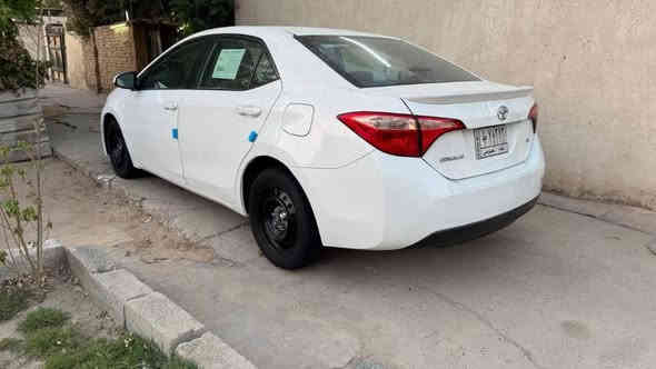 السلام السلام عليكم ورحمة الله وبركاته 
للبيع  كورلا 2018 مقدس 
 لون ابيض (Le) كامره ..رادار ..مانع  انزلاق..ايكو..اسبورت  .. فول تحكمات .. تدفئه تبريد كشنات .. دوشمه و ارضية جلد رقم بغداد باسمي سنوية لل2030 رقم جديد تحويل مباشر 
ماشيه 145 كيلو يعني 90 ألف ميل  السياره استخدام شخصي حلوه ونصبتها تخبل وخير من الله صور حادثها منشوره بيها صبغ نص باب وشبرين بالبنيد  صور حادثها وسونارها بالمنشور 
نظام ايكو وسبورت
 تبريد ثلج مكينه كير  كفاله 
  السعر 140 وبيها مجال تشوف وتقتنع وتفكس عيوني 
  للاستفسار اتصال او واتساب ***********
مكاني بغداد الحريه قرب جسر دباش بغداد
