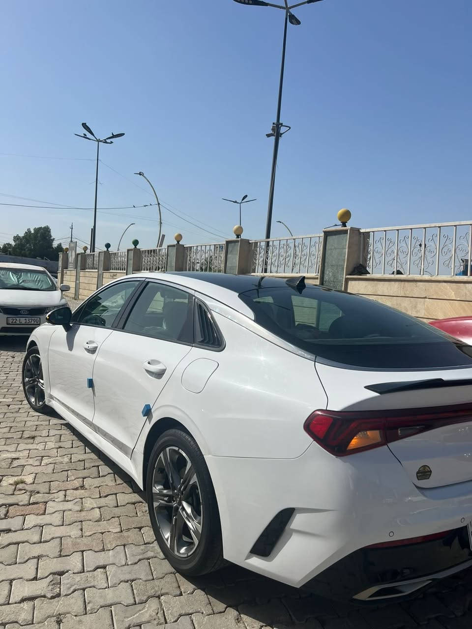 سلام عليكم 

للبيع او المراوس 

سيارة كي فايف 2022

فول مواصفات للاخير 

كاميرة 360
صقف بانوراما طكتين 
تحكم منحدرات 
مستشعر وقوف  
مقاعد كهرباء
مقاعد تدفئة تبريد 
مثبت سرعة
مري قلاب عند الرجوع 
مري شفط
نضام ترحيب
شاشة كبيرة
كارب بلاي 
أندوريد 
مراقبة النقط العمياء 
تحكم تلقائي في درجة الحرارة 
عدسات ليد امامي 
تشغيل عن بعد 
شاحن لا سلكي 
وقوف ذاتي 
سايد بريك كهربائي 
4وضعيات قيادة
مثبت سرعة 
تبريد خلفي 
قفل امان للطفال 
نضام منع التزحلق 
جامات اربعة اوتو 
كشنات جلد لون فستقي 

ماشية70 ميل 
مكينة :1600

السعر :175
او بيهة مجال 

اتصال:***********
او وتساب
