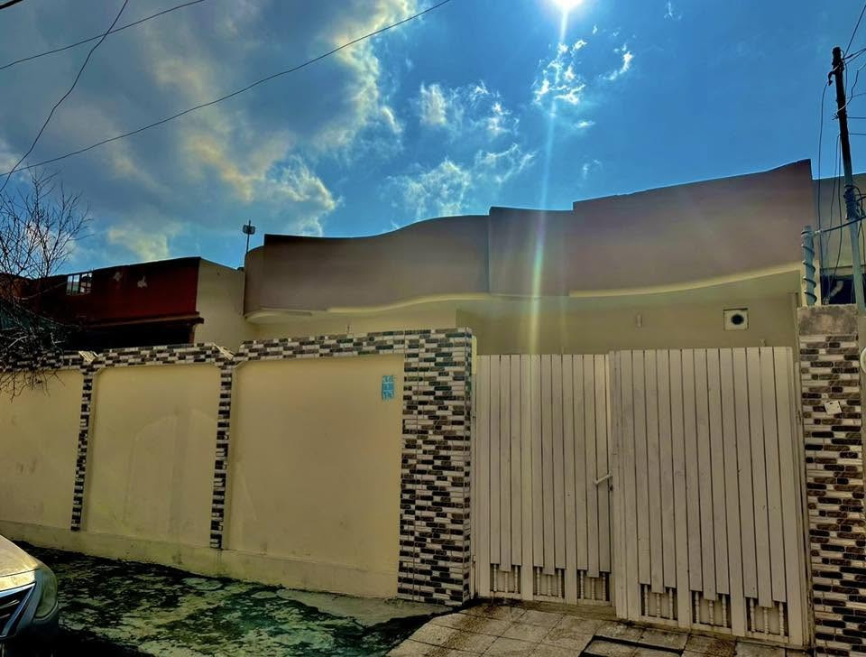 بيت للبيع
مساحه البيت 200م
حي بتول مقابل اسواق خضراء
استقبال هول 2 غرف ومشتملات داخل وخارج
خدمات كامله
البيت ملك بأسمي
للاستفسار ***********
