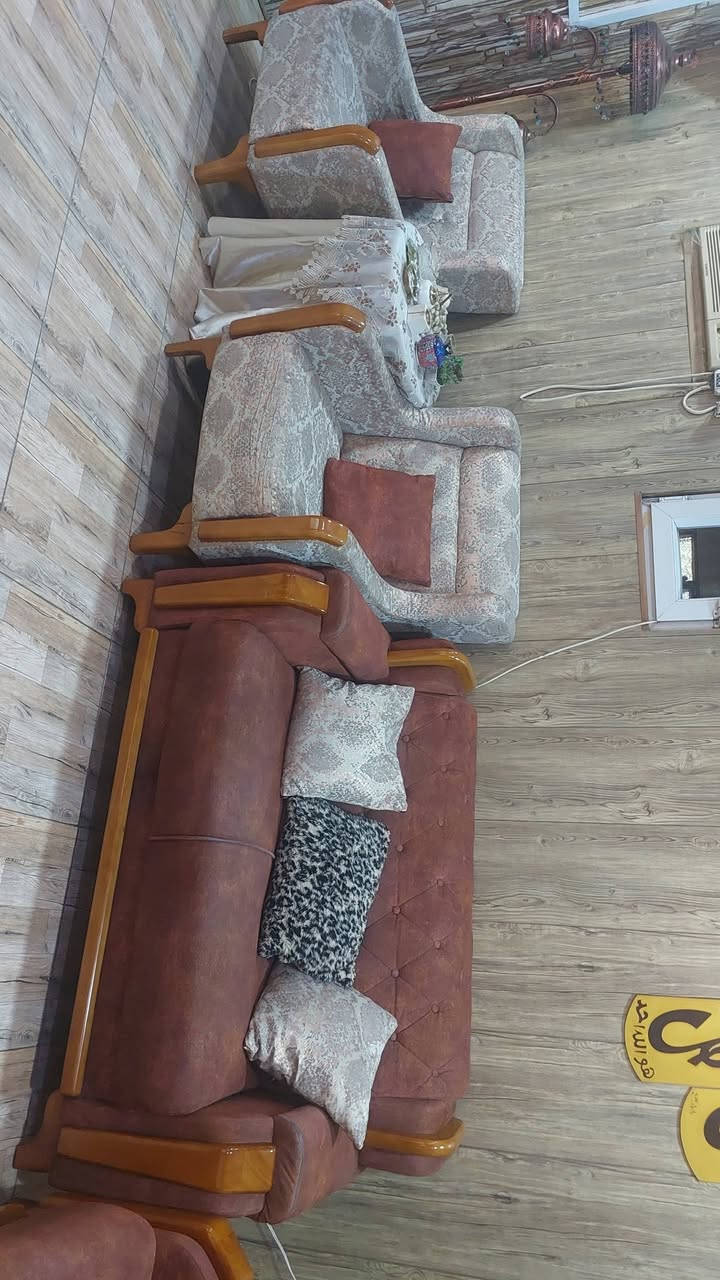 السلام عليكم عندي غراض للبيع عندي تحويله  الطباخ ٢٥٠ الساحبه صناعية ب٢٠٠ الكاونترات ب٤٠٠ والتخم ب٤٠٠ العنوان المنصور


**إذا كنت صاحب هذا الإعلان وتريد حذفه لأي سبب، رجاءا أرسل رسالة إلى الدعم الفني**