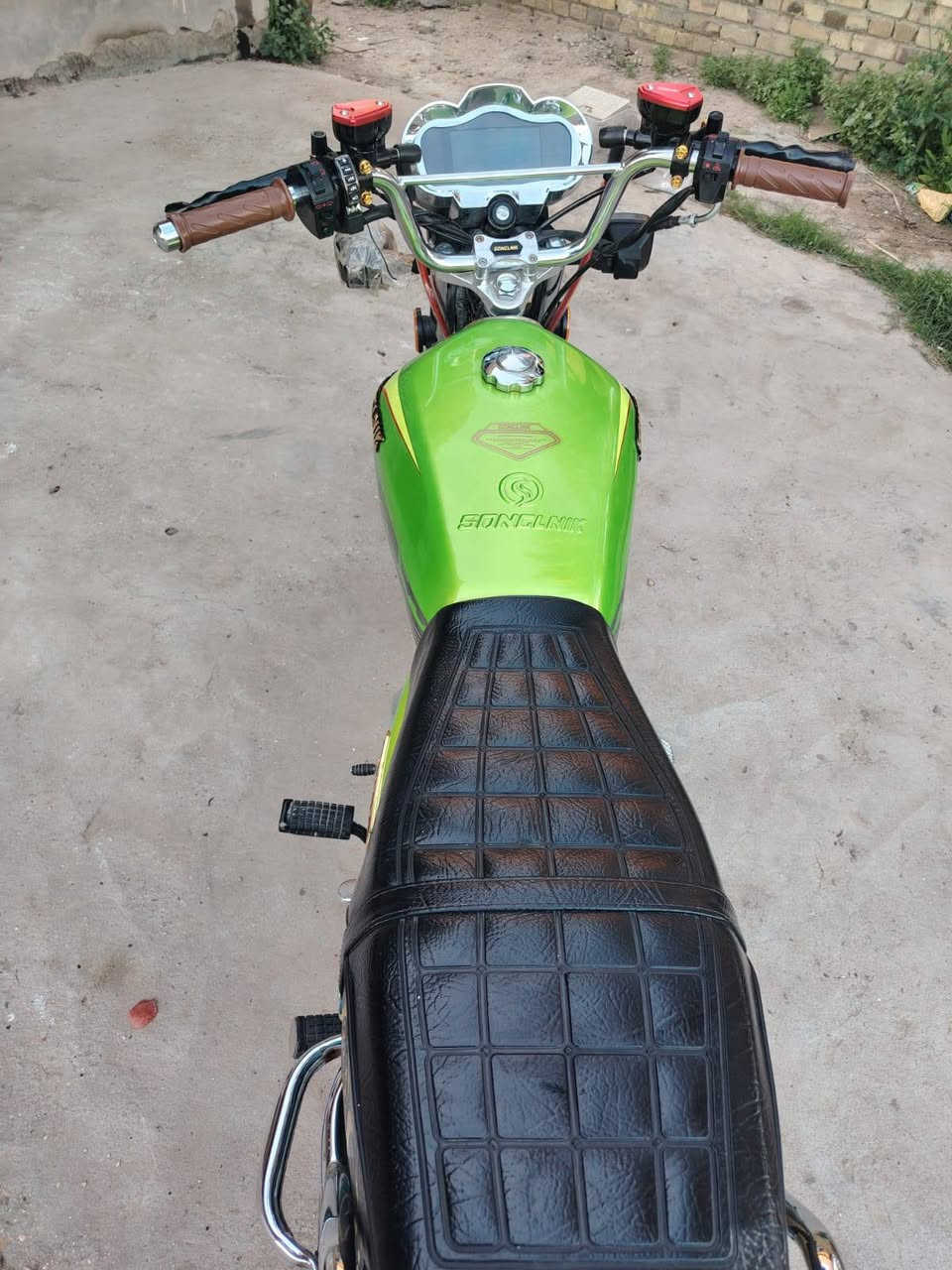 السلام عليكم
دراجه تايكر موديل 2025 للبيع 
اوراق سكنر 5
عداد الكتروني بلادي 
 .ا. Mp3 بلادي 
كهربائيات الدراجه كامله ومكمله 
المحرك مكفول 
الدراجه نظيفه جدا مال جناي 
وسبب البيع لغرض دراسه السادس 
 
السعر  675  الف  وبيها مجال بسيط 
مكان الدراجه.  بابل / حله / نادر 
الاستفسار ***********
