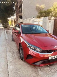 فورتي للبيع  ‏2023  سياره جدا نضيفه ماشيه 13 سنويه بسمي السعر 165 استف...