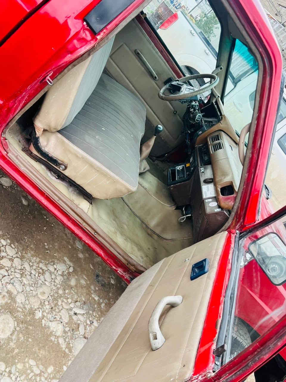 لەسەر ئیزنی ئادمین بەناوی خوا تویتا پیکاب ٨٥ سەیارەکە زۆر زۆر خاوینە مالی کەسابەتە خازو بەنزینە مەکینە دێر رەش مەرخوب بە شەرت دەحامی پشتەوە مەرزیە لایت و ئیشارەت و چواری و ئیستاپ لائت کامل کارەبایات مەزبوت ناو دەرەوەی زۆر زۆر خاوین و پاکە ئارم پلاستیک سلیمانی بە شەرتی ئارم و ئەوەلیات سەیارەکە جایزە گیر مەکینە ئەکسل بەشەر چوار تایەی لۆکی لەبنە ناو خورفەی زۆر جوانە سحری ٢٩ مەحمەلەیەکی کەم لە هەولیرم موشتەری نی سەرم مەیشینە لەگەر ریزم رەقەم *********** أربيل, العراق
