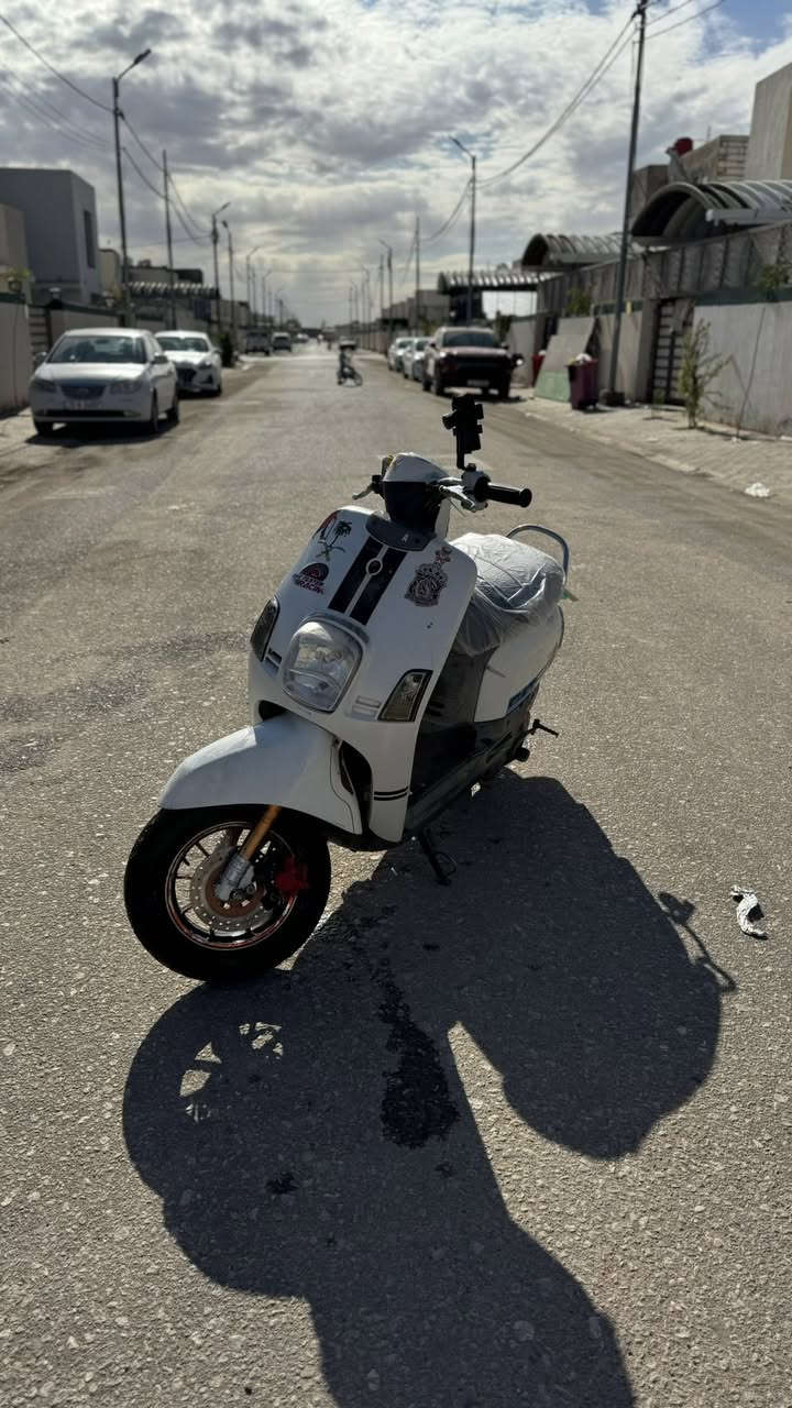 بوليس حاويه ما عايزه اي شي كله جاهزه برغي ما مفتوح بيه مكان نجف ويله او تايرع الكدام موجود سعر 900 بيه مجال  هذه رقمي ***********
