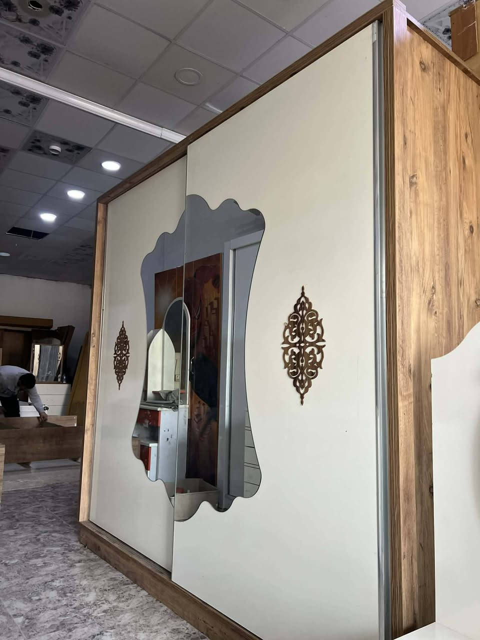 غرفه شرط النظافة اخو الجديد ٣٢٥ وبي مجال شراي دزلي صوره عالخاص


**إذا كنت صاحب هذا الإعلان وتريد حذفه لأي سبب، رجاءا أرسل رسالة إلى الدعم الفني**