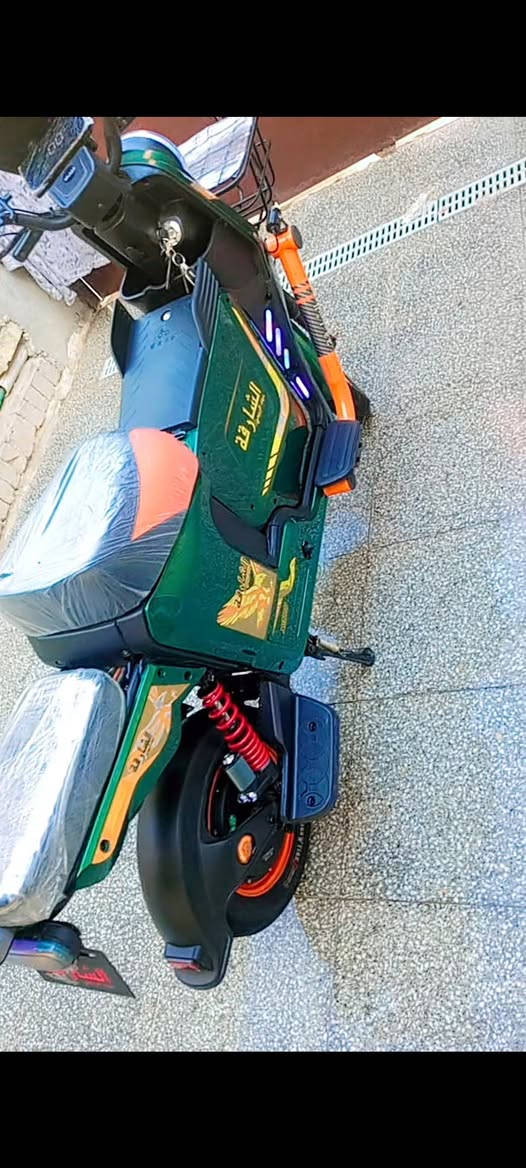 السلام عليكم دراجة شحن للبيع X900رايدهة 600وبيهة مجال المكان بغداد حي النصر الرقم ***********دراجة جديدة استخدام قليل جداً
