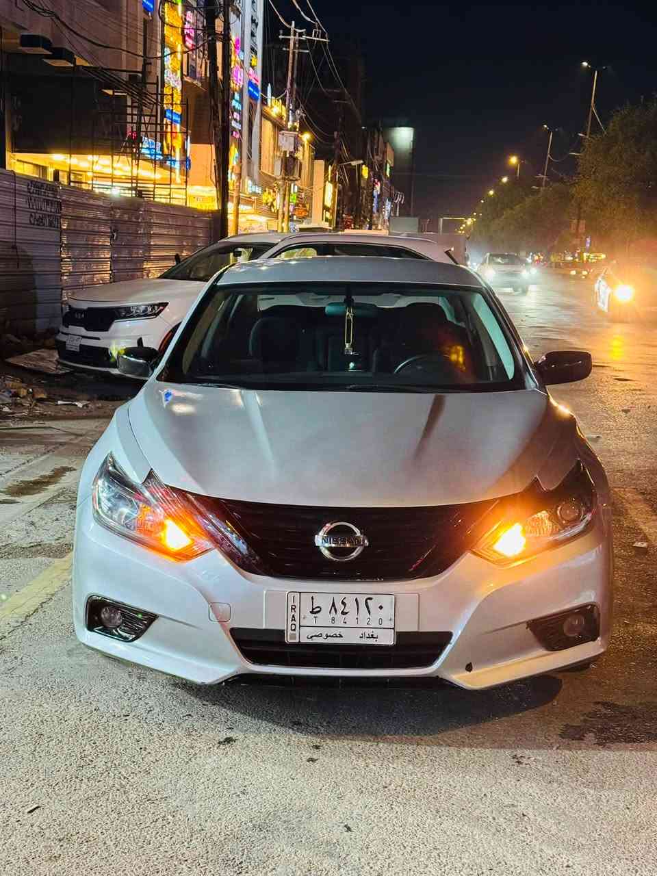 نسان التما
2018
بيها قطعتين  جاملغ وبنيد 
ايرباك ستيرن 
موصفات sv
محرك 2500دوش
سعر 110وبي مجال بسيط
***********
