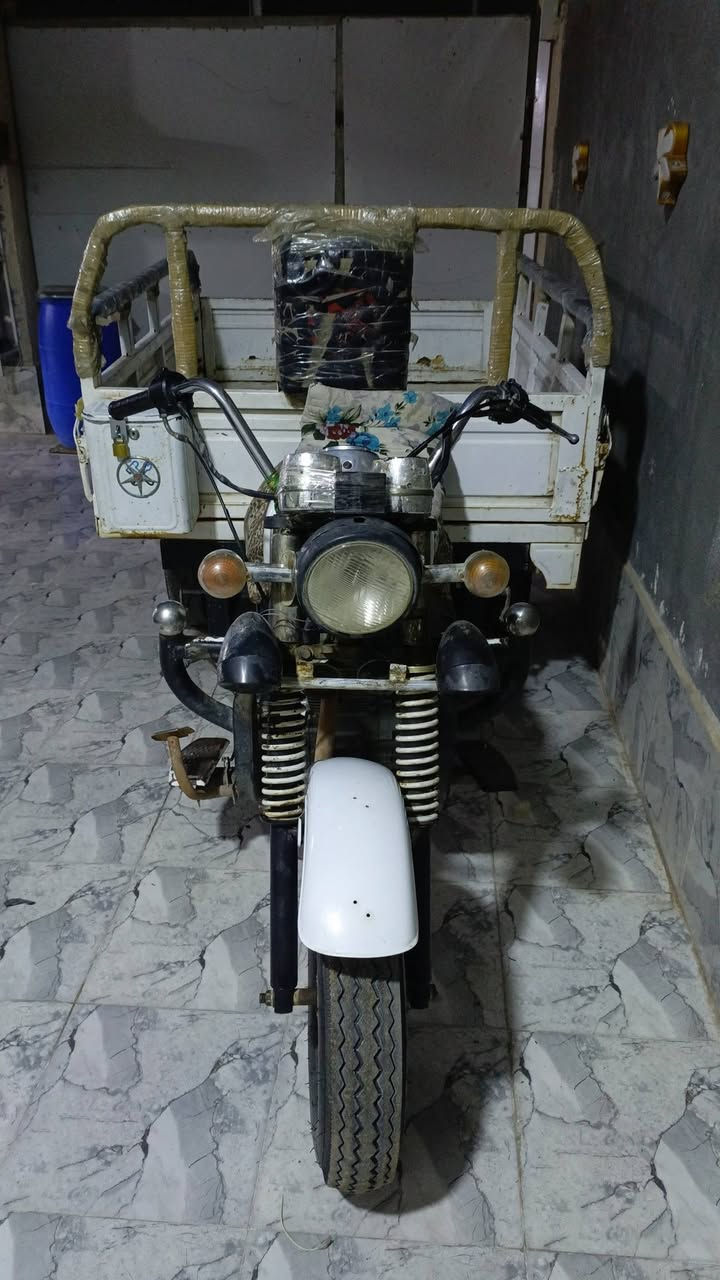 دايوان 16للبيع مفتوحه فقط بستم سعر مليون 450وبيهه مجال


**إذا كنت صاحب هذا الإعلان وتريد حذفه لأي سبب، رجاءا أرسل رسالة إلى الدعم الفني**