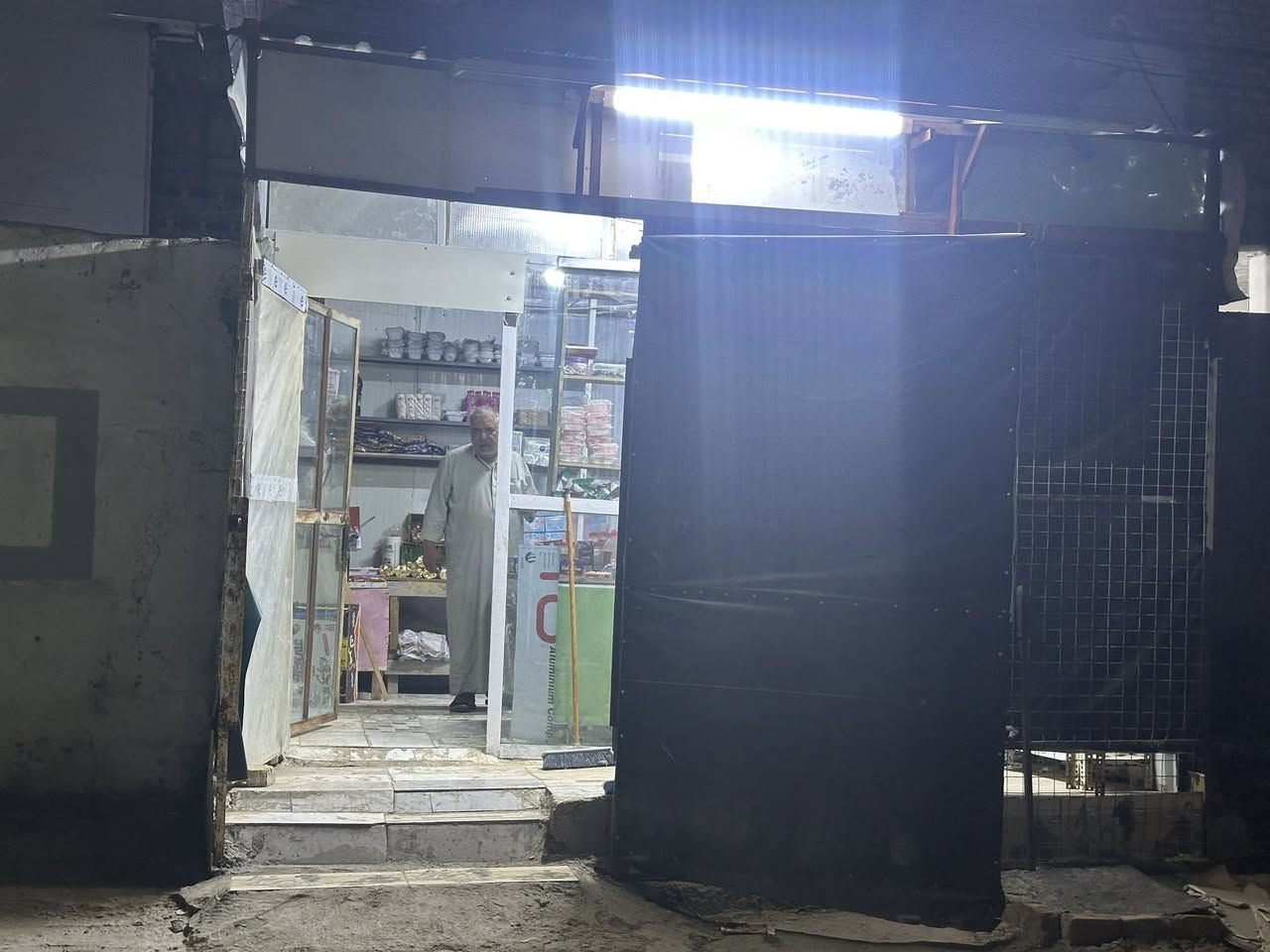 بيت للبيع طابو صرف بحي الوحده يم مدرسة شهداء القاسم  مساحة البيت الكليه 300 متر البيت طابقين
غرف أ ربعه (4)
استقبال 4+7
صاله.     4ونص +6
مطبخ.  4+5
مجمع صحيات خارجي
محل أ سواق من ظمن البيت 
أي إستفسار يرجى الاتصال بنا
***********واتساب
