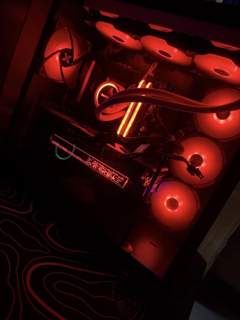 � السلام عليكم شباب 🔥

💻 أبيع تجميعة Gaming احترافية – أداء جبار + هدايا

🔹 المعالج: Intel Core i7 14700K
🔹 كارت الشاشة: RTX 4070 SUPER iChill X3 12GB
🔹 المذربورد: MSI PRO Z690-A DDR4
🔹 الرام: 32GB (2×16) 3600MHz
🔹 التبريد: L360 A-RGB 360mm تبريد مائي
🔹 التخزين:
  • M.2 NVMe 1TB
  • M.2 NVMe 256GB
  • HDD 1TB
🔹 مزود طاقة: FSP 800W 80+ Bronze
🔹 الكيس: Xigmatek Aquarius Pro (7 مراوح RGB)

🎁 هدايا مع الجهاز:
✔️ كيبورد Gaming
✔️ ماوس Gaming

💰 السعر: 2,150,000 دينار
📍 الموقع: بغداد – تقاطع درويش
🔹 السعر قابل للنقاش فقط للشراي
🔹 ما عندي توصيل

الجهاز نظيف جداً واستعمال شخصي
جاهز للفحص قدامك �


**إذا كنت صاحب هذا الإعلان وتريد حذفه لأي سبب، رجاءا أرسل رسالة إلى الدعم الفني**