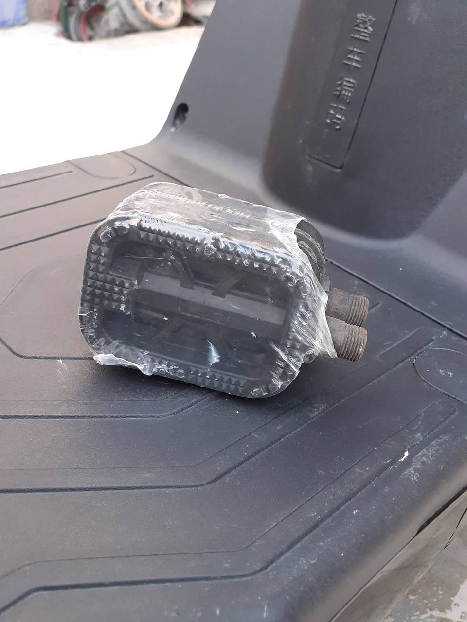 سلام عليكم دراجه R11للبيع او مراوس ب ماكس عدله مواصفات دراجه
1_ نظام بك R 

2_مفتاح عدد 2

2_ بصمه تشغيل 

3_كارت تشغيل عدد2

4_ عدد سرعات 4

5_عدد بطاريات 5 اصليه  

6_ شحنه وحده تمشيك 35 كيلو متر 

7_بيهه USB شحن 

8_ بيهه بلوتوث صوتهه كلش حلو 

 اشتريت من الوكيل  دراجه نضيفه 

موديل 2025 دراجه كامله مابيهه اي نقص كفات 

بعدهن بل جيس شركه عنوان بصرة ابو الخصيب 

الرقم *********** سعر ٦٥٠ وبيهه مجال مستعجل
