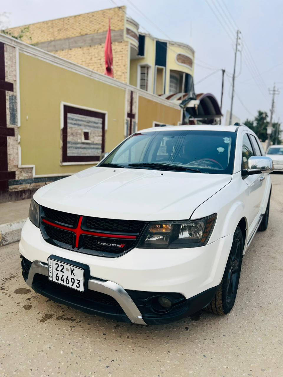 السلام عليكم جورني موديل 19 كروس رود 
رقم اربيل حرة مداور محرك 6 سلندر ومسجل 6 بالسنوية اصل فول مواصفات 
تبريد 3 قطع 
شاشة وكاميرا 
كشنات جلد 
حدادية جاهزة 
سيارة مكملة على اخر حبايه
حادث فقط صبغ بالجاملغات الامامية بدون اي قطعة تبديل بدون دواخل 
صورة الحادث مرفق بالمنشور 
السعر ب150$ وبيهه مجال للشراي 
مكان السيارة الناصرية المركز الاتصال ***********
