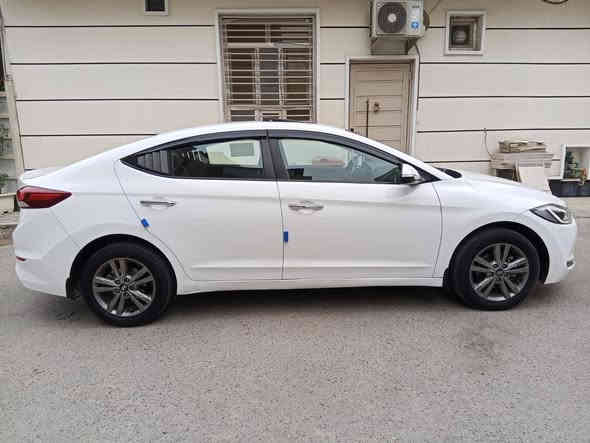 السلام عليكم النترا موديل ٢٠١٨ خليجي مكينه وكير وحداديه وتبريد مكفولات ماشيه ١٧٠ الف سونار مرفق العنوان بغداد الامين الثانيه شارع نواب السعر ١٣٧ وبيه مجال شي بسيط الهاتف ***********فول مواصفات
