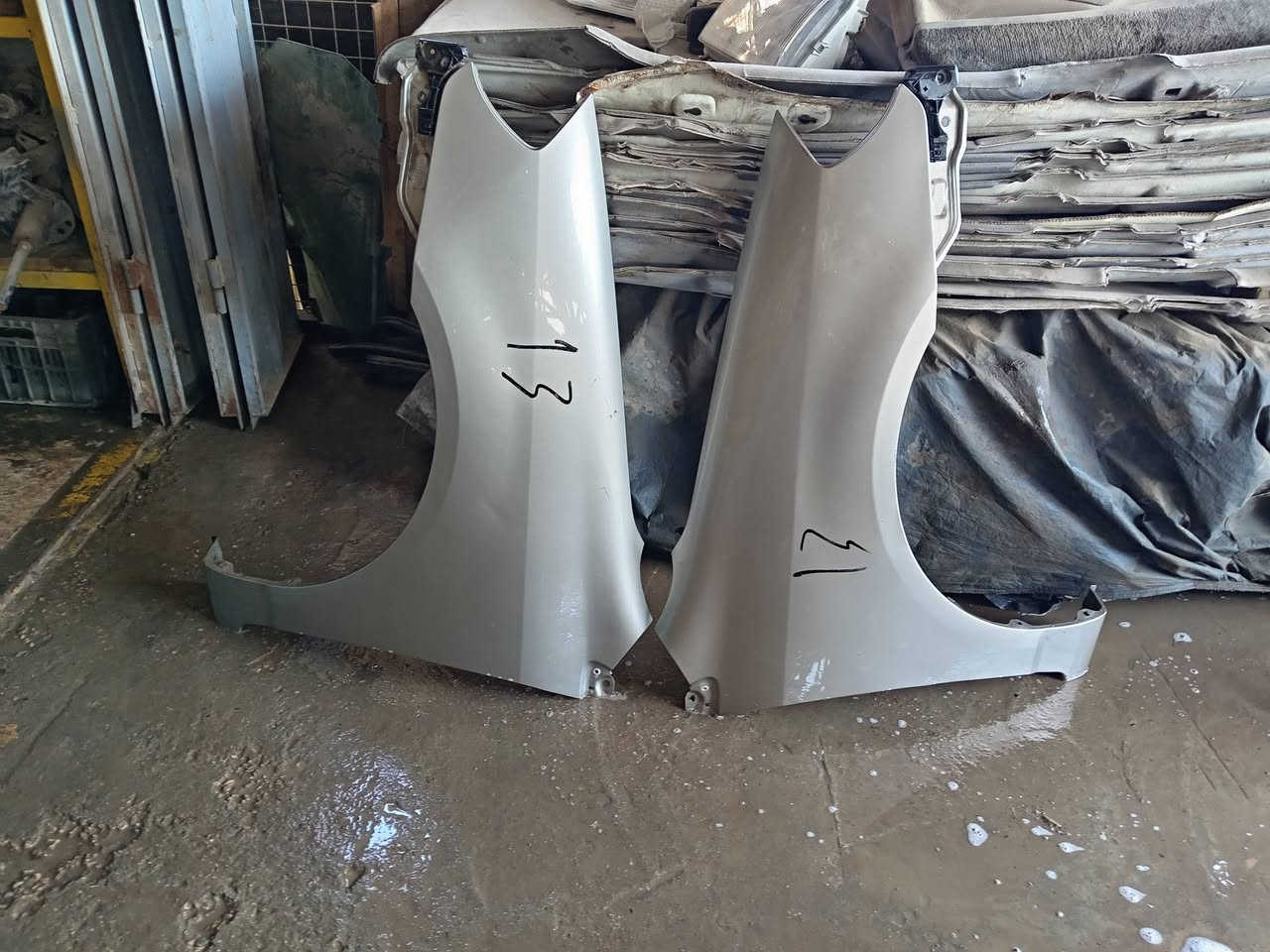 السلام عليكم لبيع غراض مال كورله موديل 2005 مكان كربلاء ***********
