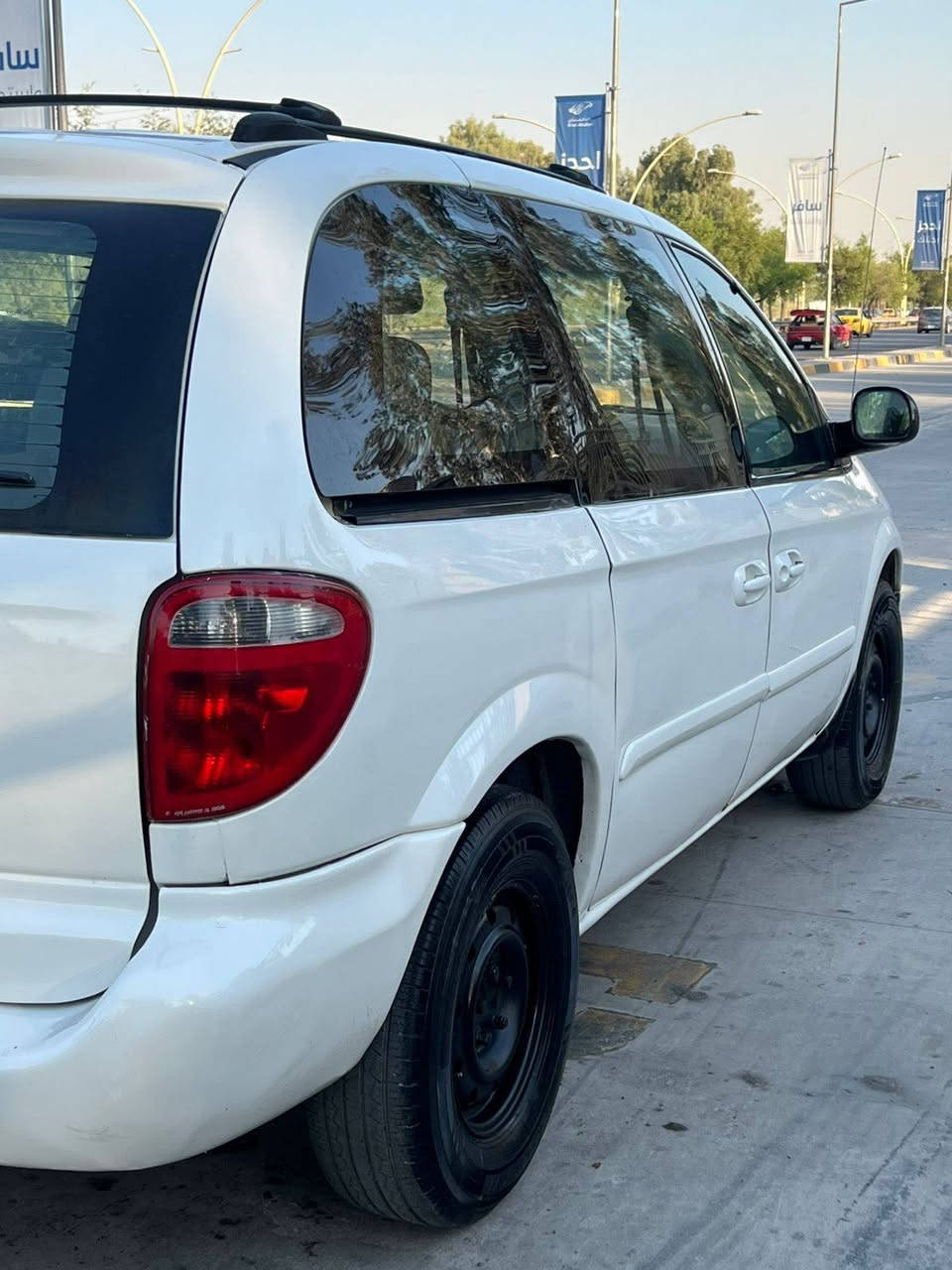 دوج كرفان 2004فول مواصفات 
تبريدشغال تدفئة شغالة 
شاشة كامرة 
صبغ حزام جمالية 
رقم بغداد جديد دولي 
كشنات سياحي 
للاتصال ***********
سعرها 75 موصل, نينوى
