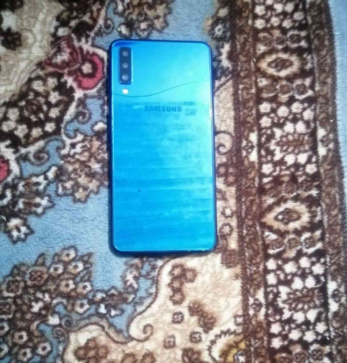 هاذه للموبايل للبيع  الموبايل نضيف السعر 100 وبي مجال اسم الموبايل سامسونج بس اشويه الضهر بي شرك


**إذا كنت صاحب هذا الإعلان وتريد حذفه لأي سبب، رجاءا أرسل رسالة إلى الدعم الفني**