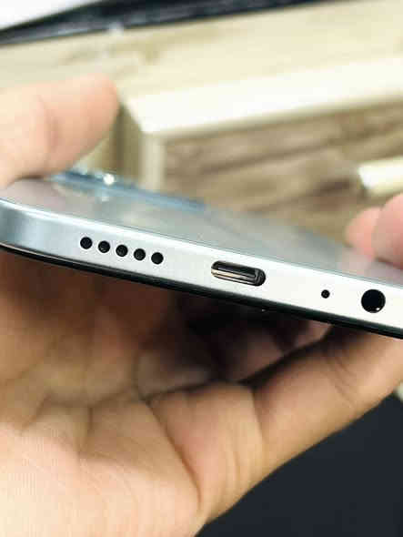 البيع"  نقد و أقساط " 

أحدث جهاز من 𝐱𝐢𝐚𝐨𝐦𝐢 🔥
هاتف ريدمي 𝐑𝐄𝐃𝐌𝐈 𝟏𝟓𝐂 📱

- شاشة عملاقة بقياس 6.9 بوصة 
- معدل تحديث 𝟏𝟐𝟎𝐇𝐳 لعرض اكثر سلاسة
- بطارية 𝟔𝟎𝟎𝟎𝐦𝐀𝐡 مع شحن سريع 𝟑𝟑𝐖
- كاميرا بدقة 𝟓𝟎𝐌𝐏 صور أوضح وتفاصيل أدق
- معالج 𝐇𝐞𝐥𝐢𝐨 𝐆𝟖𝟏 𝐔𝐥𝐭𝐫𝐚 تجربة ألعاب ولا أروع
- مقاوم للماء والغبار بمعيار IP64
- أحدث نظام 𝐀𝐧𝐝𝐫𝐨𝐢𝐝 𝟏𝟓 مع واجهة 𝐇𝐲𝐩𝐞𝐫𝐎𝐒

الأختيار الأمثل لمن يبحث عن الأداء المتميز 🤩
‏‎
موقعنا : قضاء الفجر - شارع 30 - مجاور فلافل حمادي - مقابل مقهى سيد شمخي 
للحجز و الإستفسار مراسلة الصفحة أو الإتصال *********** 📞
