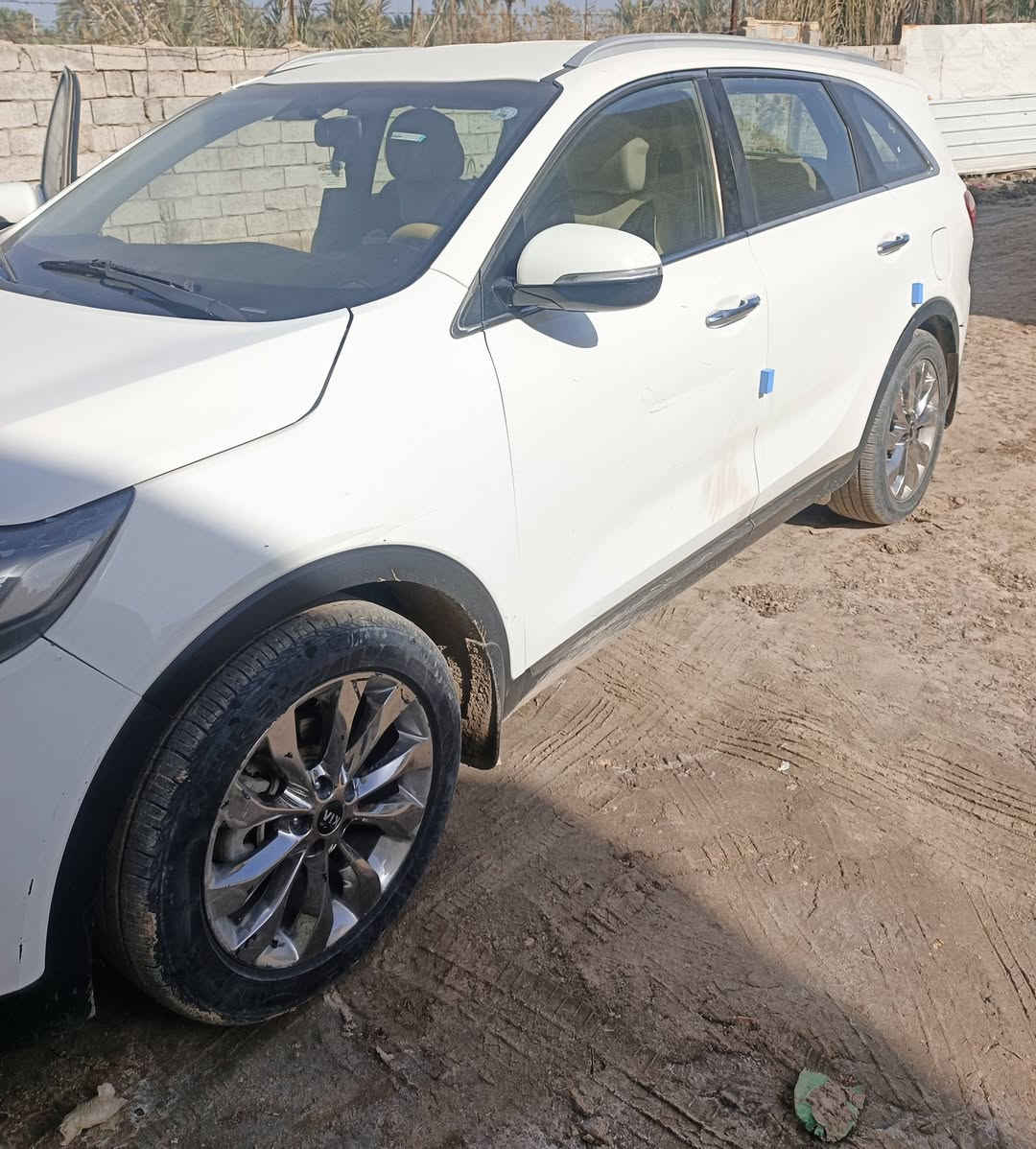 السلام عليكم سورنته مديل20 نظيفه كلش من كير ومكينه وحداديه وتايرات جدد دواخلهاجديده بس بيها طخات بسيطه اليحب يتواصل على الرقم المذكور ***********
