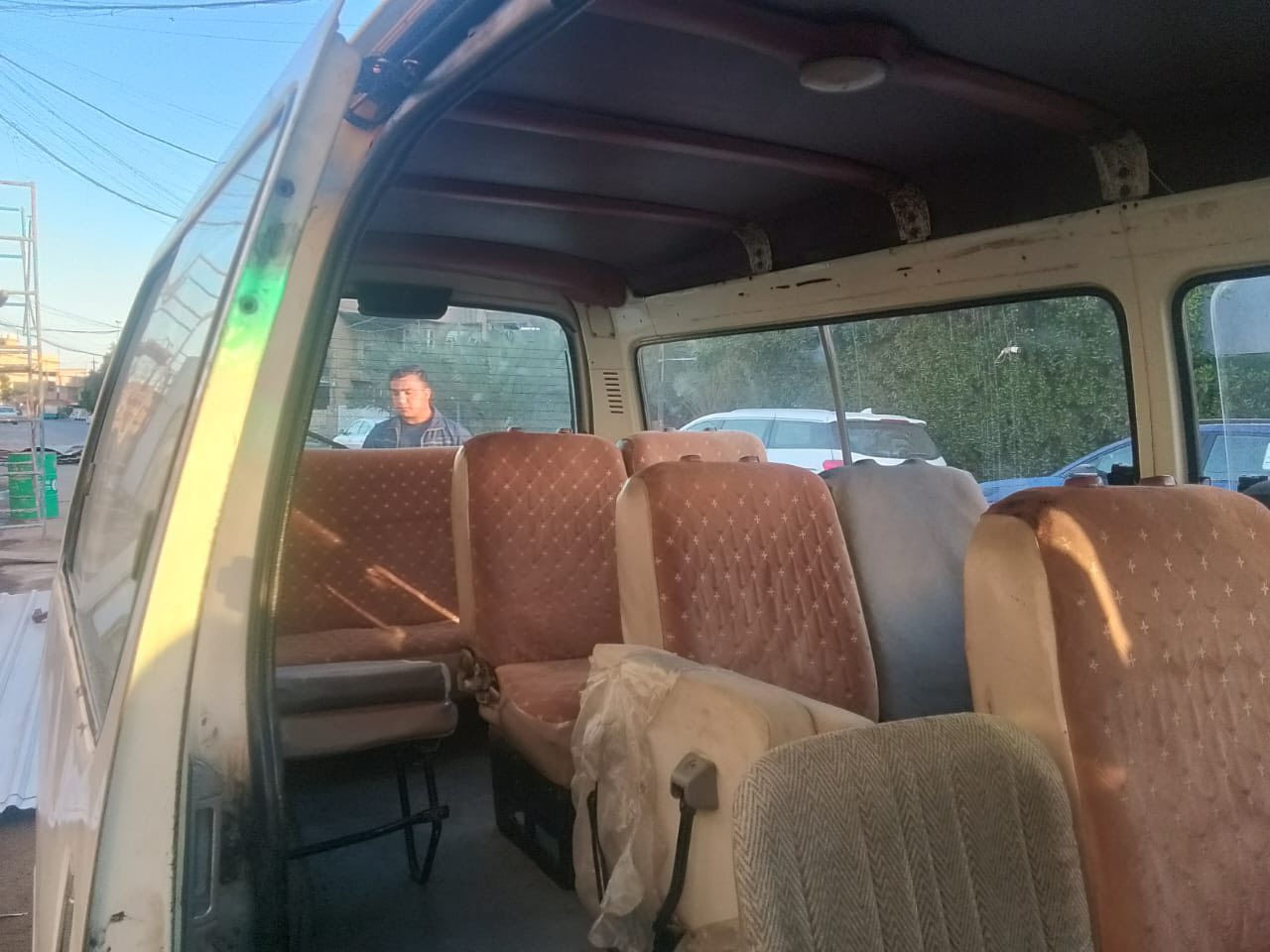 السلام عليكم فتون موديل ١١ رقم إنكليزي باسمنا مصفرة من كلشي سنويتها ل ٢٠٣٠ السيارة نقص دشبول تعبان من الشمس وصدرها تعبان بيها مكينة ونجي وگيرها بلادي السعر٤٨ وبيها مجال قليل مكاني الشعب قرب جامعة الإمام الكاظم مقابل نادي النفط للاستفسار *********** (اني مكلف بالنشر للاستفسار الاتصال ع الرقم)
