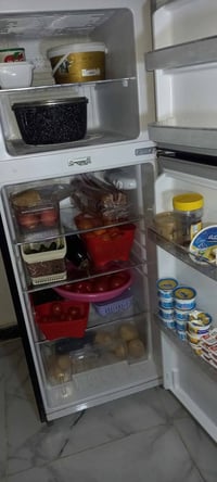 ثلاجة • نظيفه • انوار