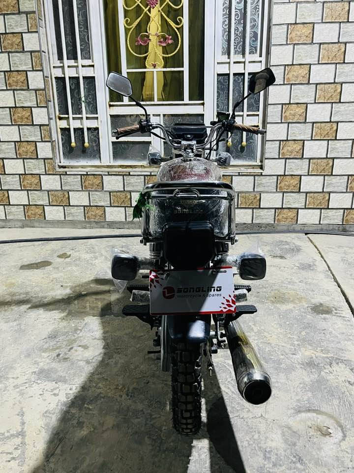 سلام عليكم 👋للبيع دراجة سافان 25 محرك 200باب أول ختم سونك دراجة كاملة مكملة 👌كلشي بل دراجة شغال أوراق أصولي 📃 وبعد احلة من الصورة 🌿الدراجة بعدهة شركة ما ماشية ✨
الاتصال ***********📞
مكانهة بابل مشروع المسيب📍
