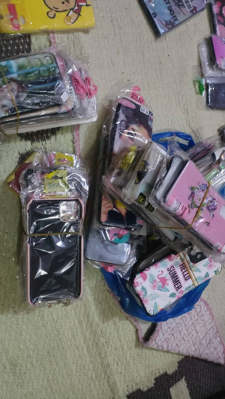 كفرات موبايلات للبيع شلع عدد 210قطعه  مستعجل عله بيعه ***********
