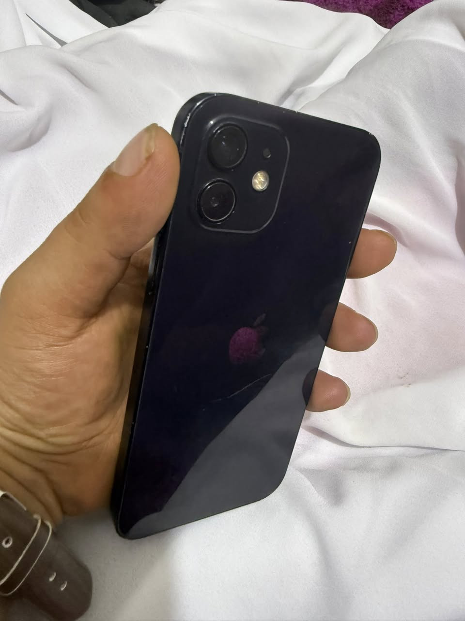 سلام عليكم ايفون 12 عادي ذاكره 64 جهاز مبدل بي شاشه اصليه وبطاريه 100 اصليه نضافته 90 ب‎%‎  شوفت عينك سعرهاا 225 وبي مجال شراي يتصل ***********
