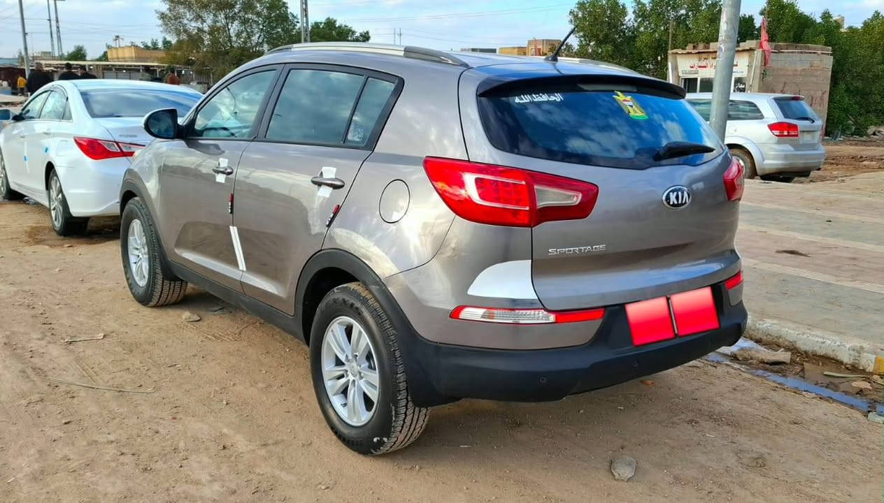 سبورتج 2013 خليجي رقم ذي قار  ماشيه 252 محرك 2400 بيها تبديل الباب الامامي الايمن مع رش توحيد لون حاسات خلفيه نظام ABS تحكم استيرن حاكية اتصال شاشه تاب  ارضيه جلد تخم تاير حدادية جاهزه تبريد شغال السنويه نافذه صار شهر ونص  للاسفسار الاتصال عالرقم *********** مكاني ذي قار شطره
