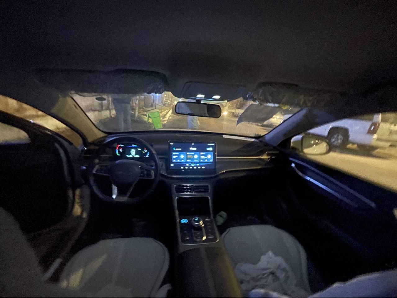 كيا سبورتج موديل 2011 رقم بصرة بيها بنيد وباب وجاملغ 
سنويتها 2029 بانورما شاشه كبيره تخم تاير جديد حدادا جديدة السعر 97$ مكان سيارا البصرة اتصال *********** البصرة, العراق
