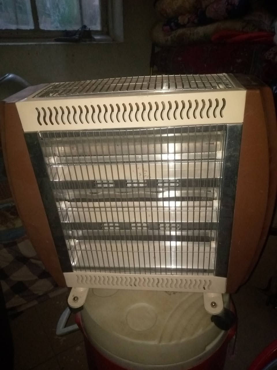 العربانه الله شاهد جديده مستخدمه بس سبوع واحد سعره 100 وبيه مجال وجنطه 30 وترامز جبير 15 وصغير 10 وصوبه 20 مامتوجد عله فيس هذه رقمي ***********
