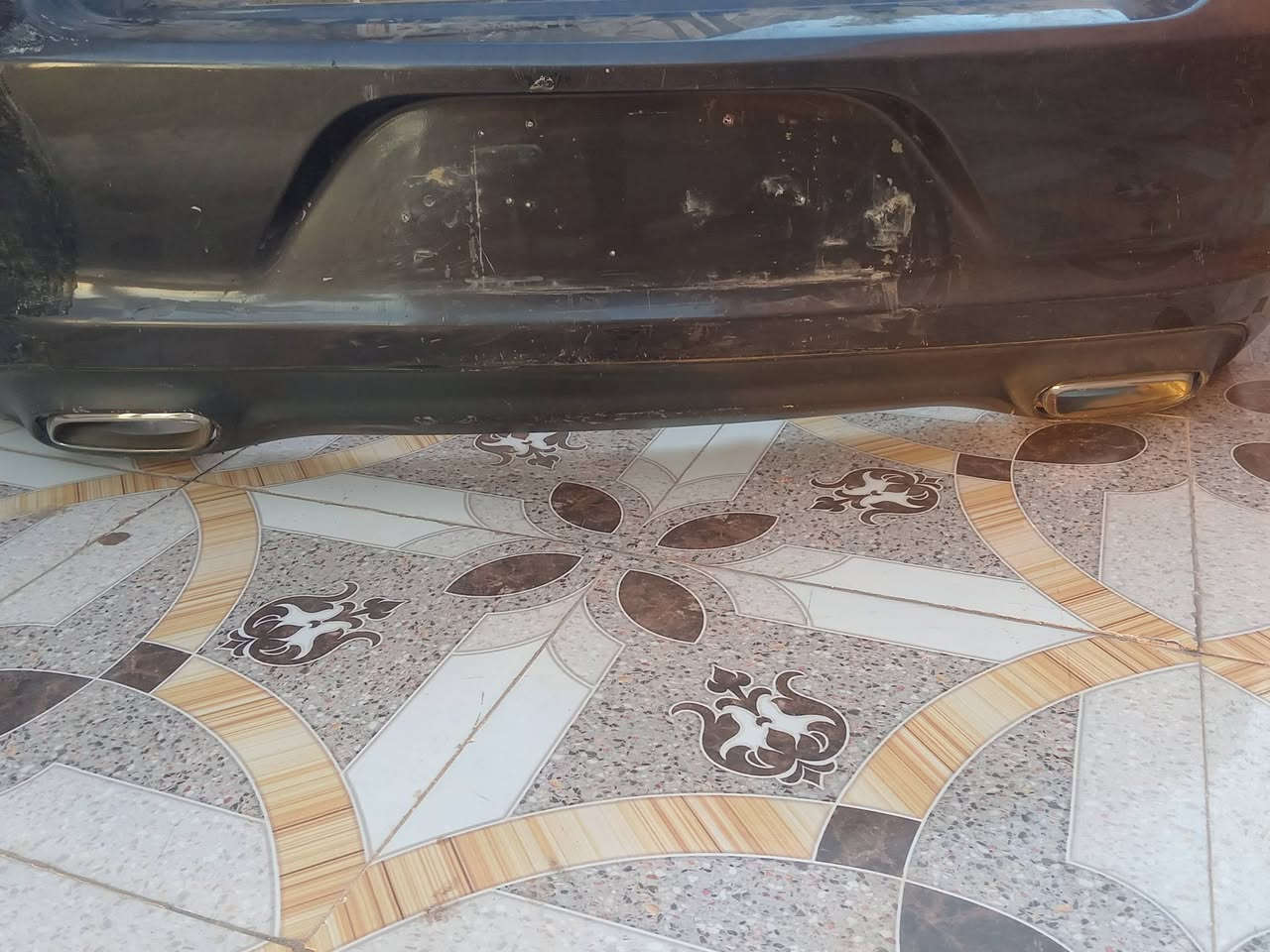 سلام عليكم دعاميه خلفيه جارجر 16 الاصليه لا بيها كسر ولا شي عوزها بس صبغ قيم وخذها مكان رفاعي رقم تلفون ***********
