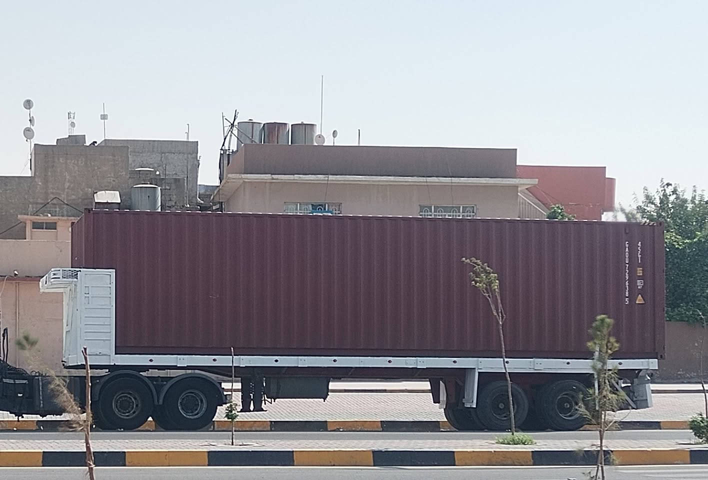 السلام عليكم عربانه للبيع طول 12 دناكير الماني مربع اتصال على هذا الرقم ***********
