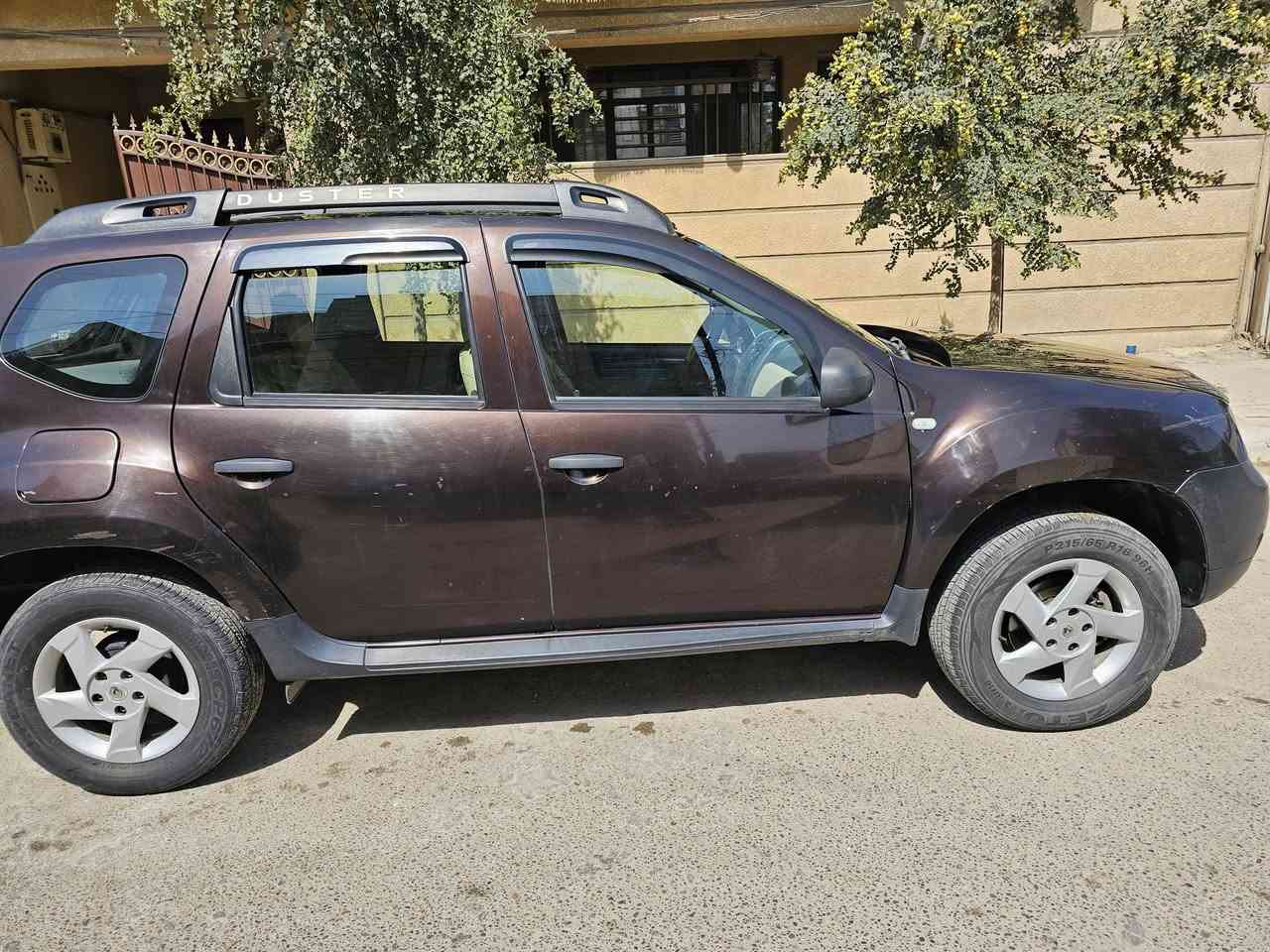 رينو داستر موديل 2018 رقم بغداد الدولي 
اللون جوزي  
محرك 2000 
 كير ATF 
المرغوب 
تحتوي على منضومة غاز 60 لتر ايطاليه و تحت ضمان الشركة العامة لتعبئة خدمات الغاز الحكومية 
علماً ان السيارة استلام شركة حرة 
ماشية 122500 
و عليها ادامة كاملة 
السعر : 92 و بيها مجال 
العنوان : بغداد الصليخ ال 600
رقم الهاتف : ***********
