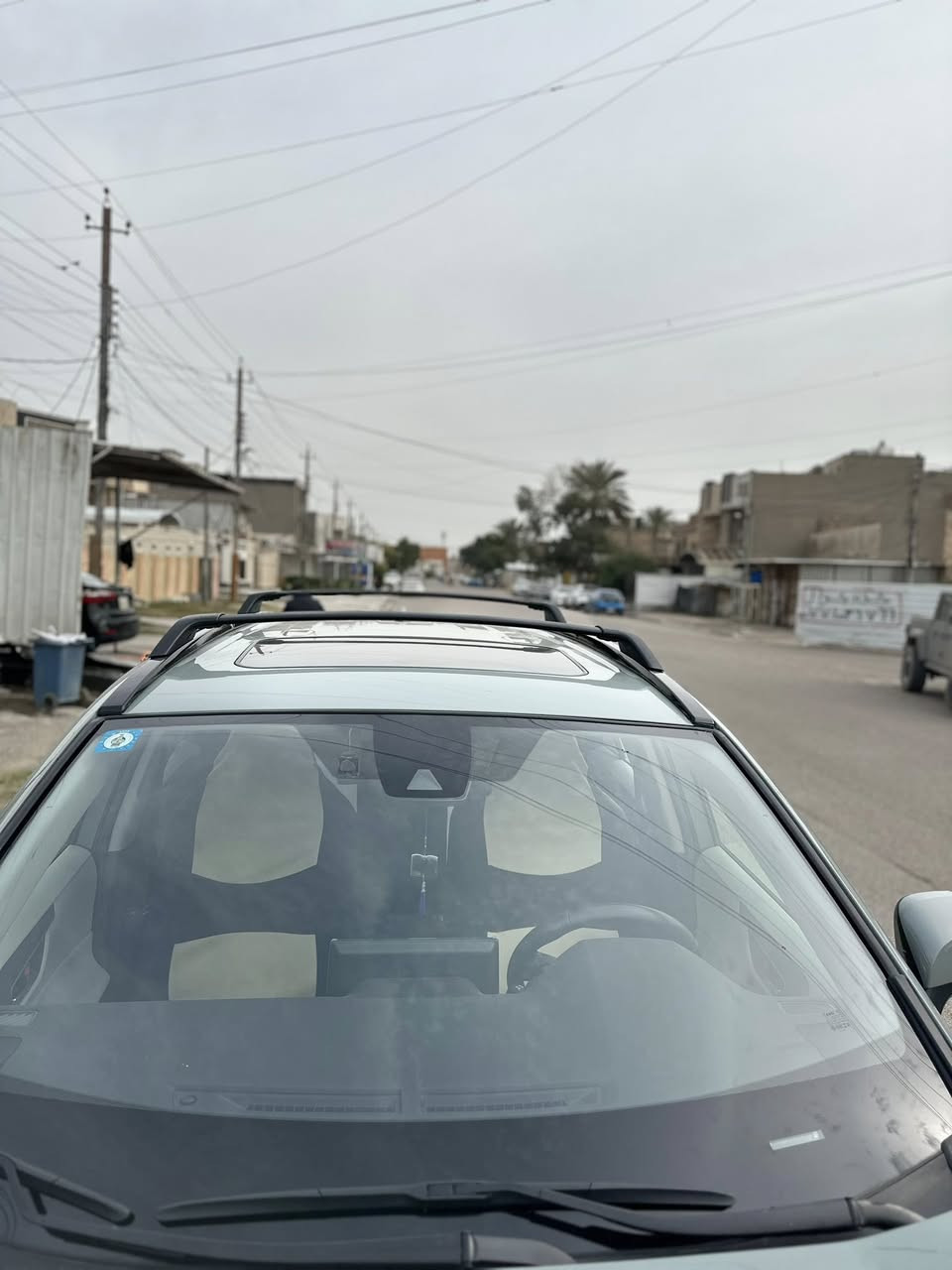 سلام عليكم راف فور موديل 2023 هايبرد XLE الاون سمنتي حادث السياره امامي تبديل بنيد فقط ماشيه 34 (م)اني مكلف بل النشر رقم صاحب السياره  *********** مكان السياره بغداد حي العامل
