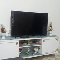 بلازمه وميز اللببع بعده جديده ضمان سنه هيه والميز سعره 250الف. 0784496...