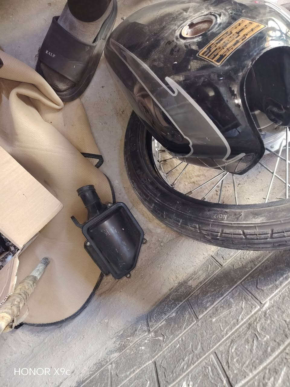 سلام عليكم للبيع المكينه شغاله والغراض كله نضاف مكاني نجف ***********
