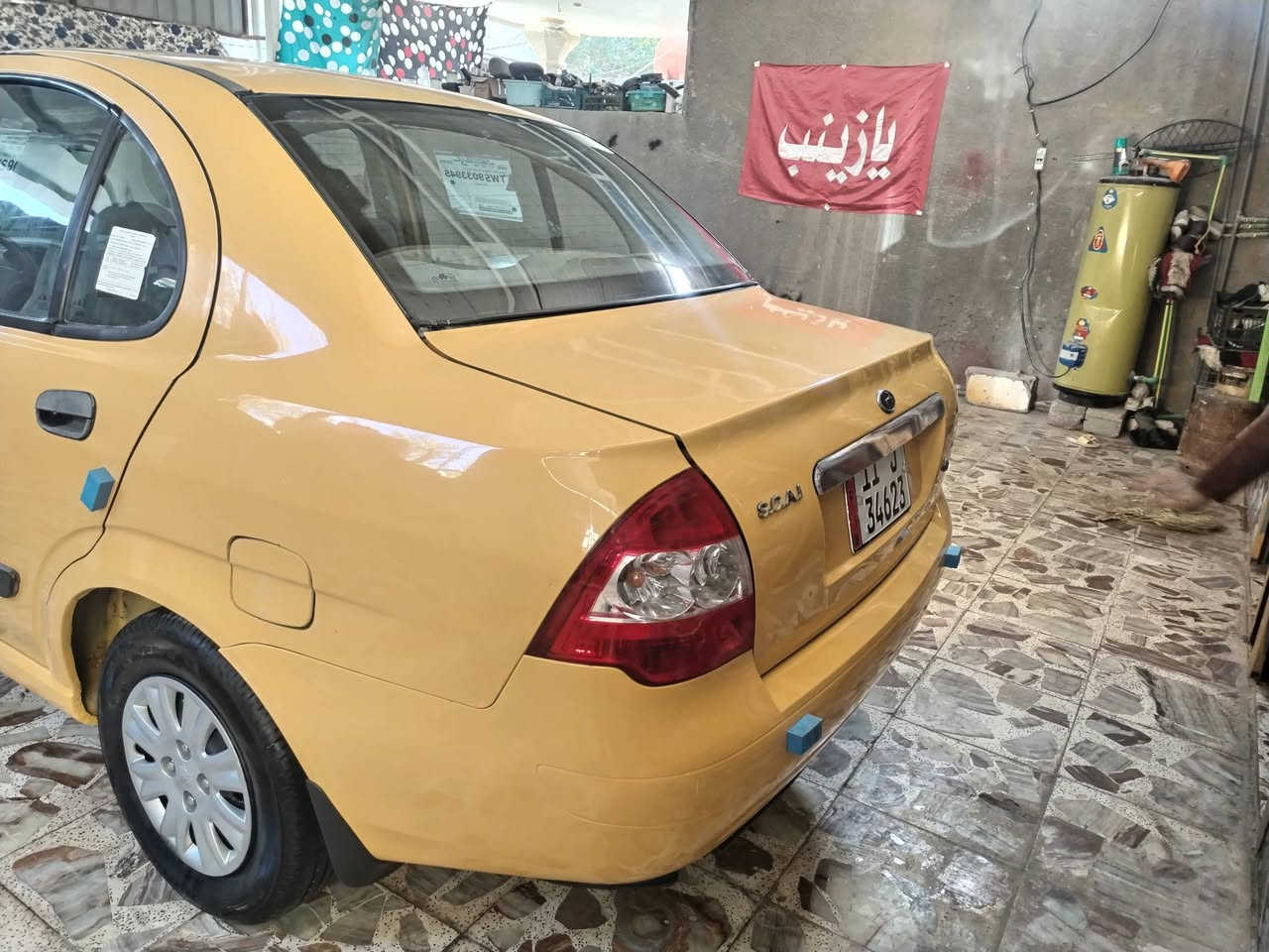 السلام عليكم اخوان طيبه موديل ٢٠١٥ رقم بغداد راعيها بكربلاء مصفره هئيه وغرامات بيها نص باب السايق صبغ فقط السياره تخم تاير حداديه جديده تبريد تاتفئه شغاله عنواني كربلاء طويريج السعر ٤٢ وبيها مجال ***********
