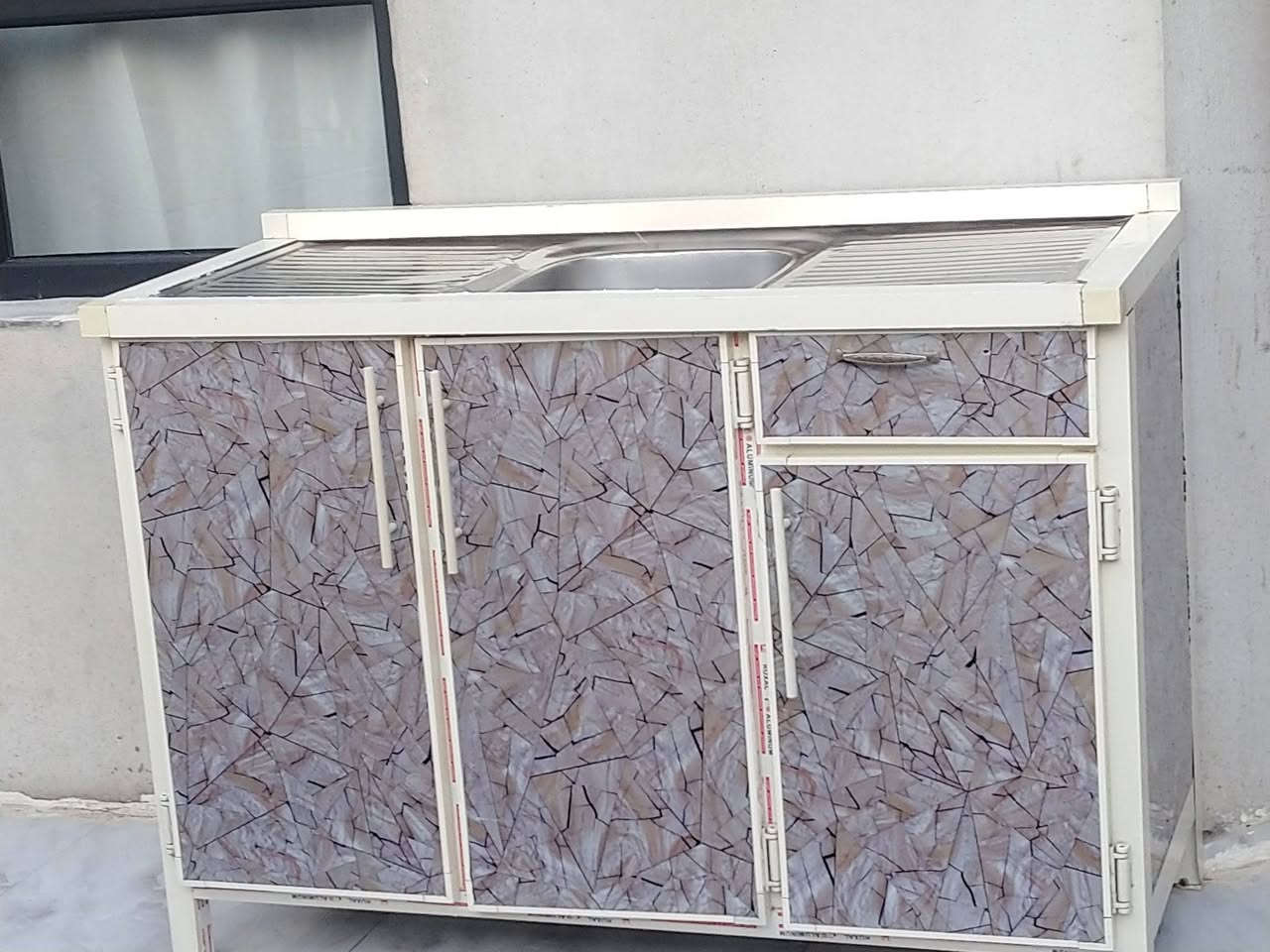 سلام عليكم سنك متر وثلاثين سعر 70 رقم موبايل ***********
