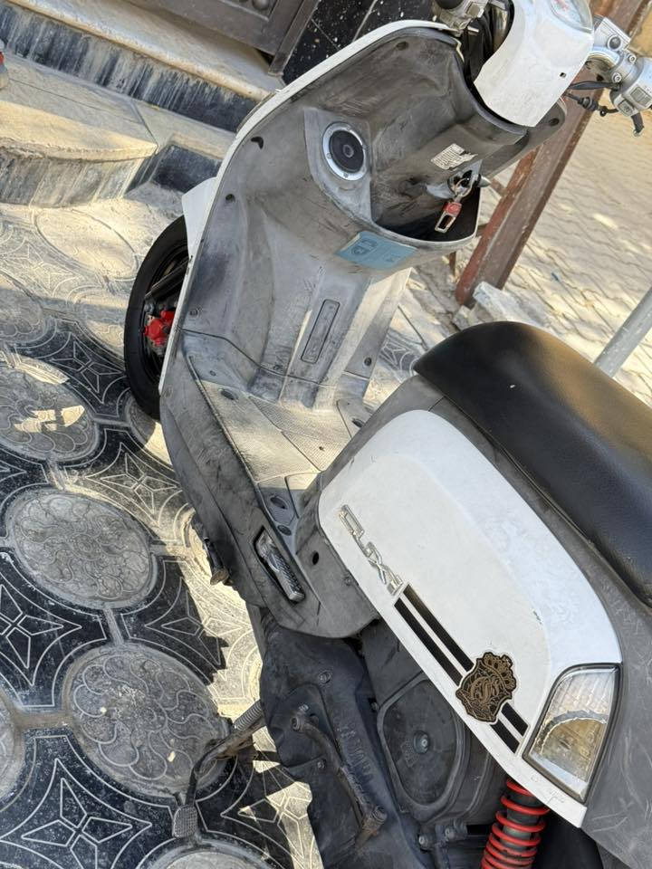 السلام عليكم
دراجه بوليس للبيع الدراجه ما متفوحة والمكينه مكفوله 

مختمه كلها ختم واحد تايرات جدد ويل بلادي بس مصبوغ 

الدراجه جاهزه بس يرادلها باتري ودشبول والدراجه نصبتها حلوه والمكينه ناعمه وكفراتها كلها موضحه بل صور وبيها زنون وكاسحه 

والدراجه حلوه شايله نفسها رايدها 750فقل قفل وهاذه رقمي خابرني وتدلل ***********
